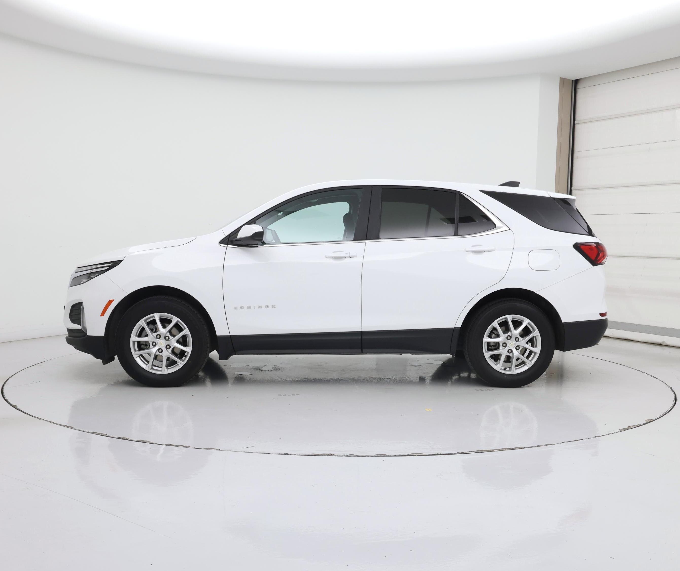 Thumbnail: 2023 Chevrolet Equinox - 3