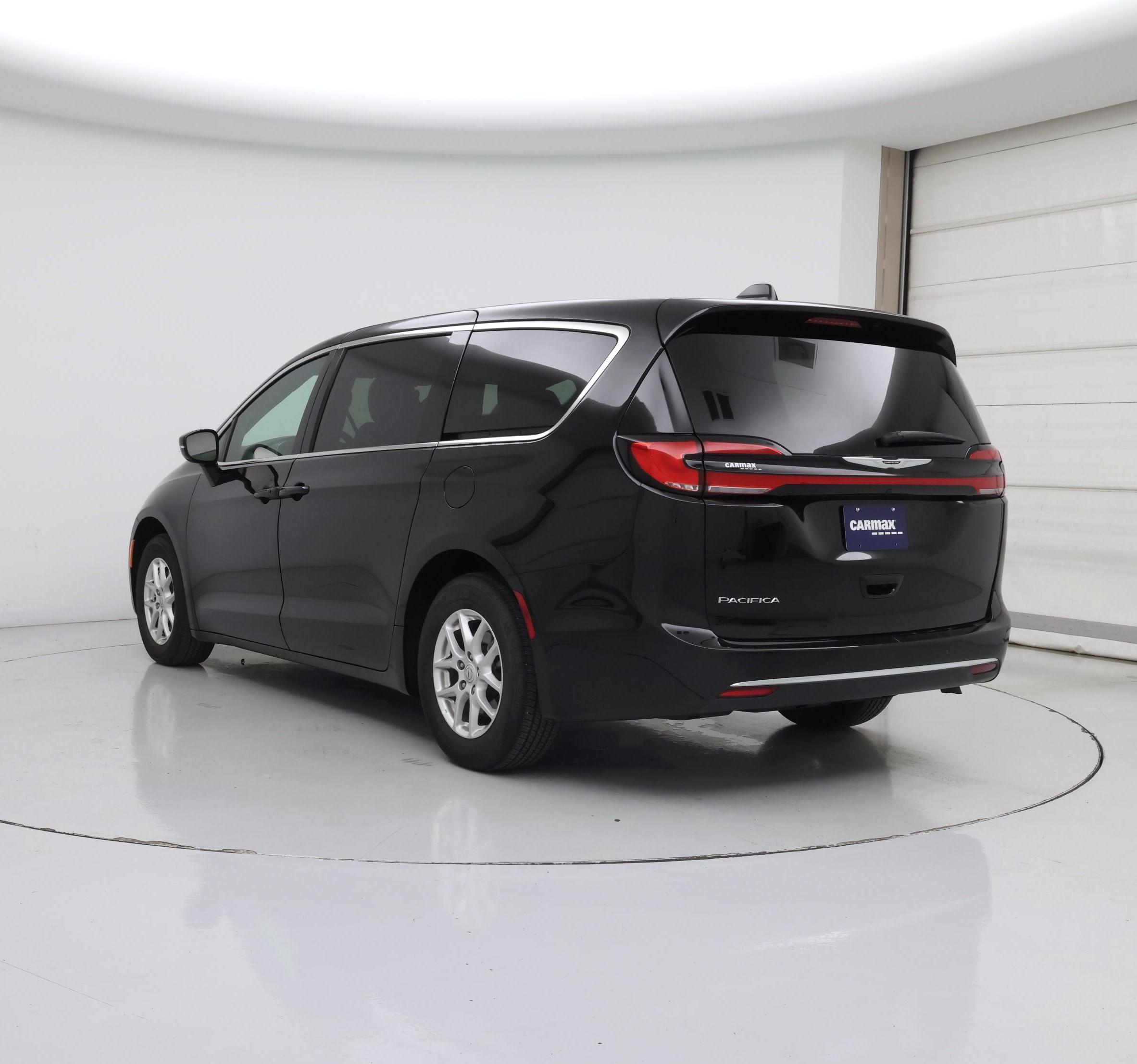 Thumbnail: 2025 Chrysler Pacifica - 2