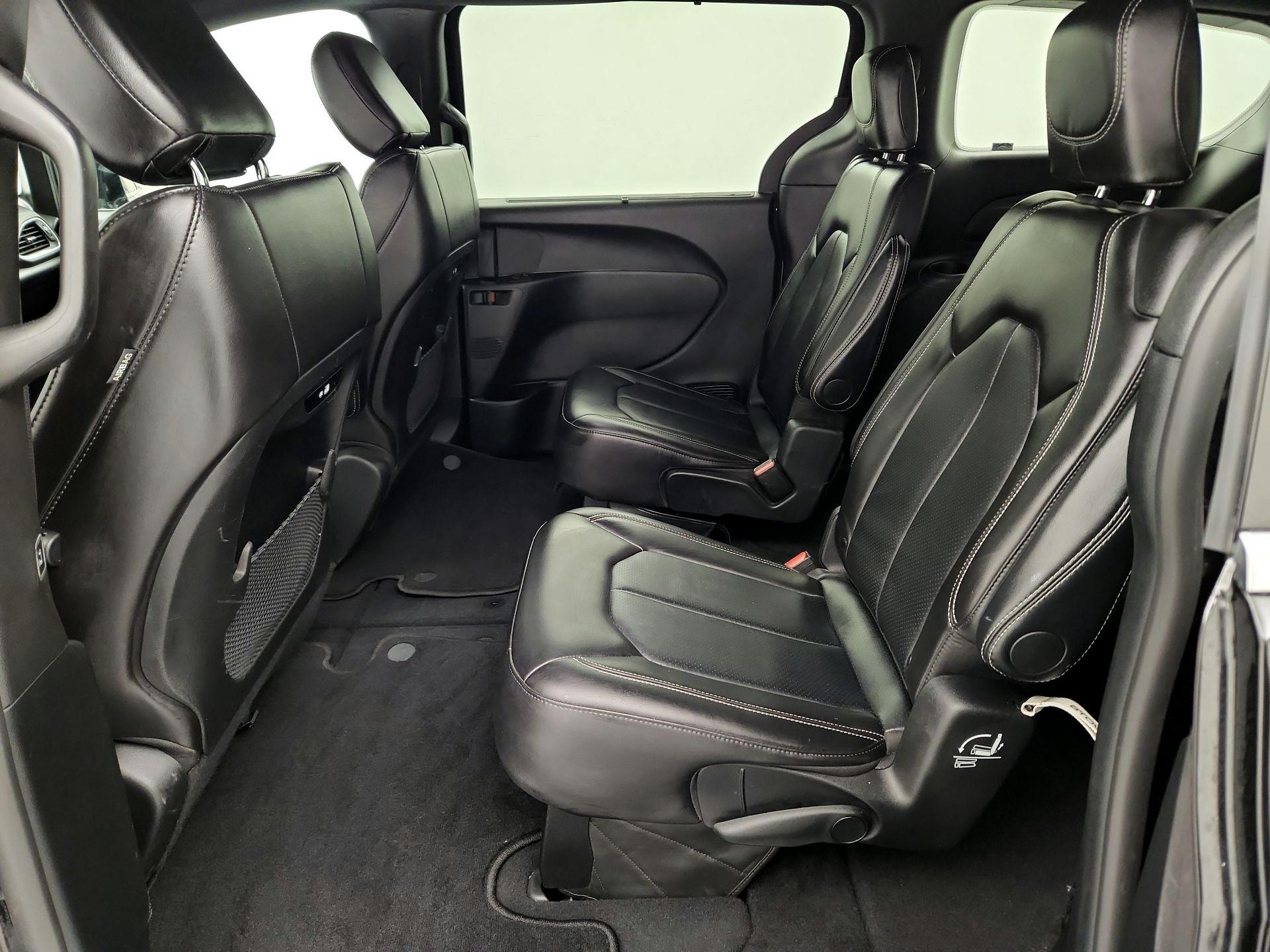 Thumbnail: 2025 Chrysler Pacifica - 19