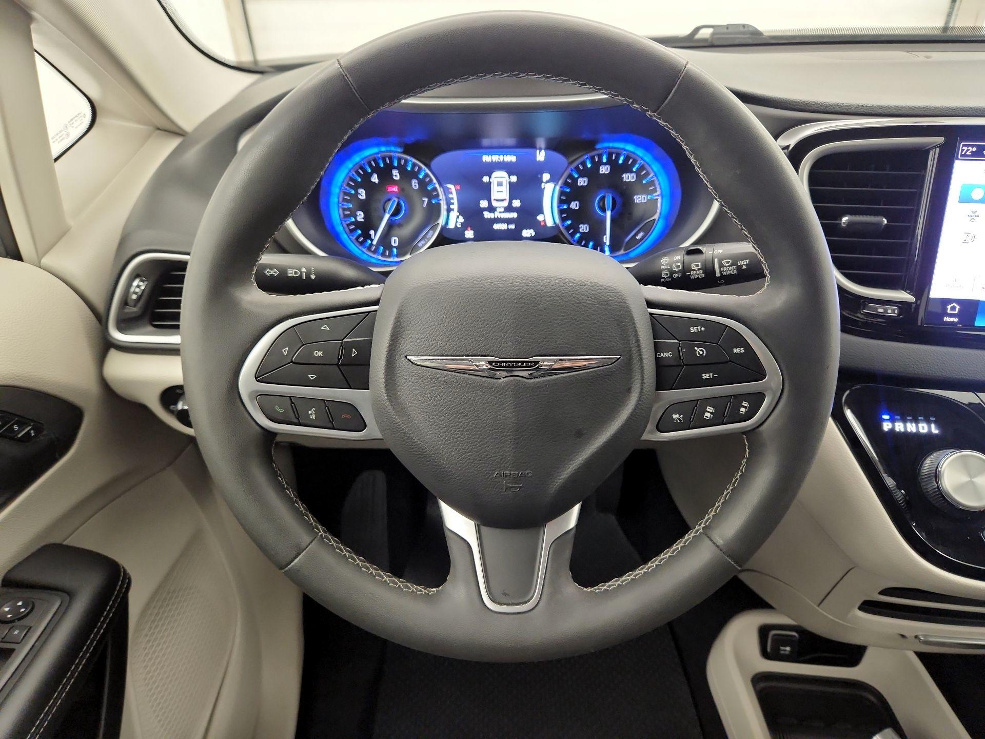 Thumbnail: 2023 Chrysler Pacifica - 10