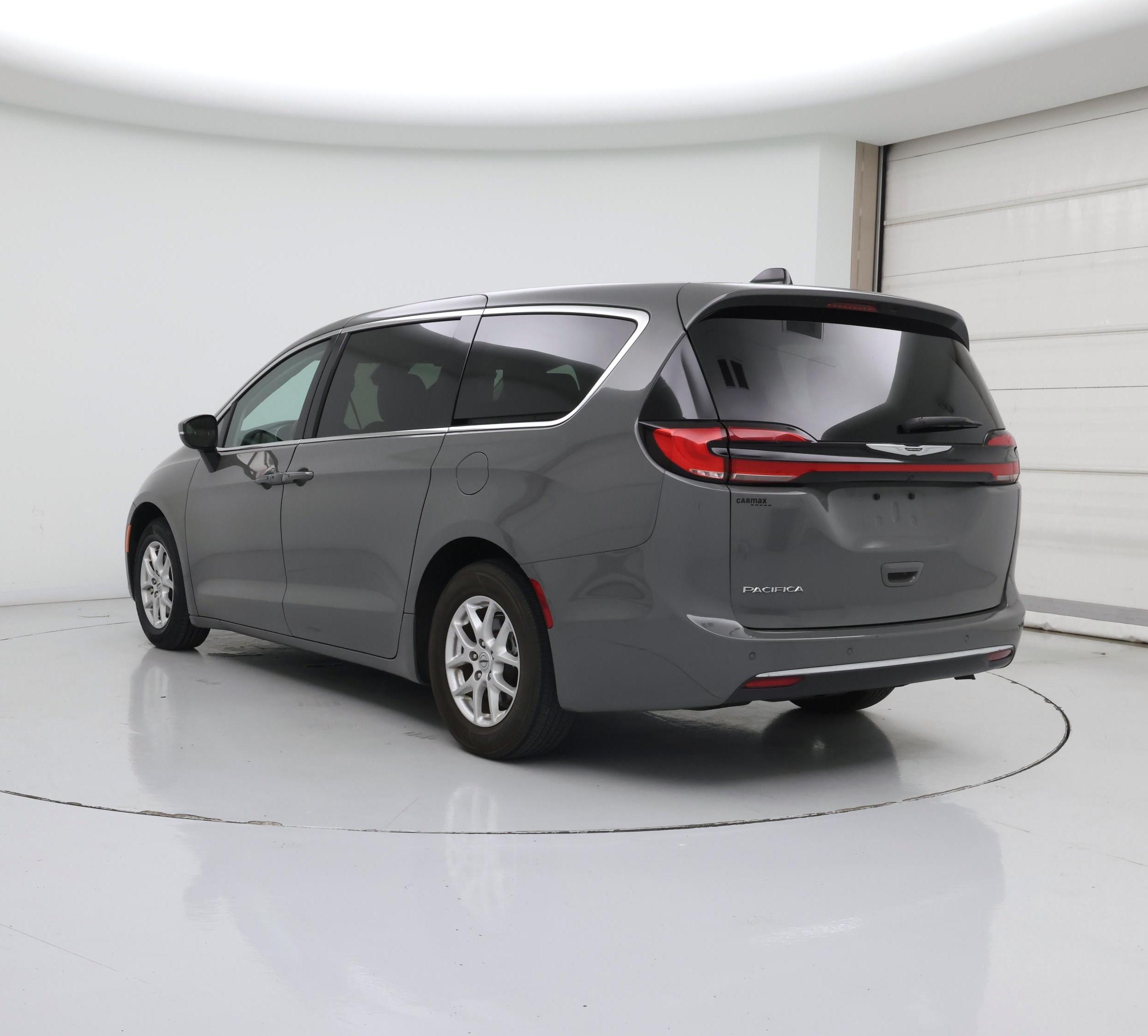 Thumbnail: 2023 Chrysler Pacifica - 2