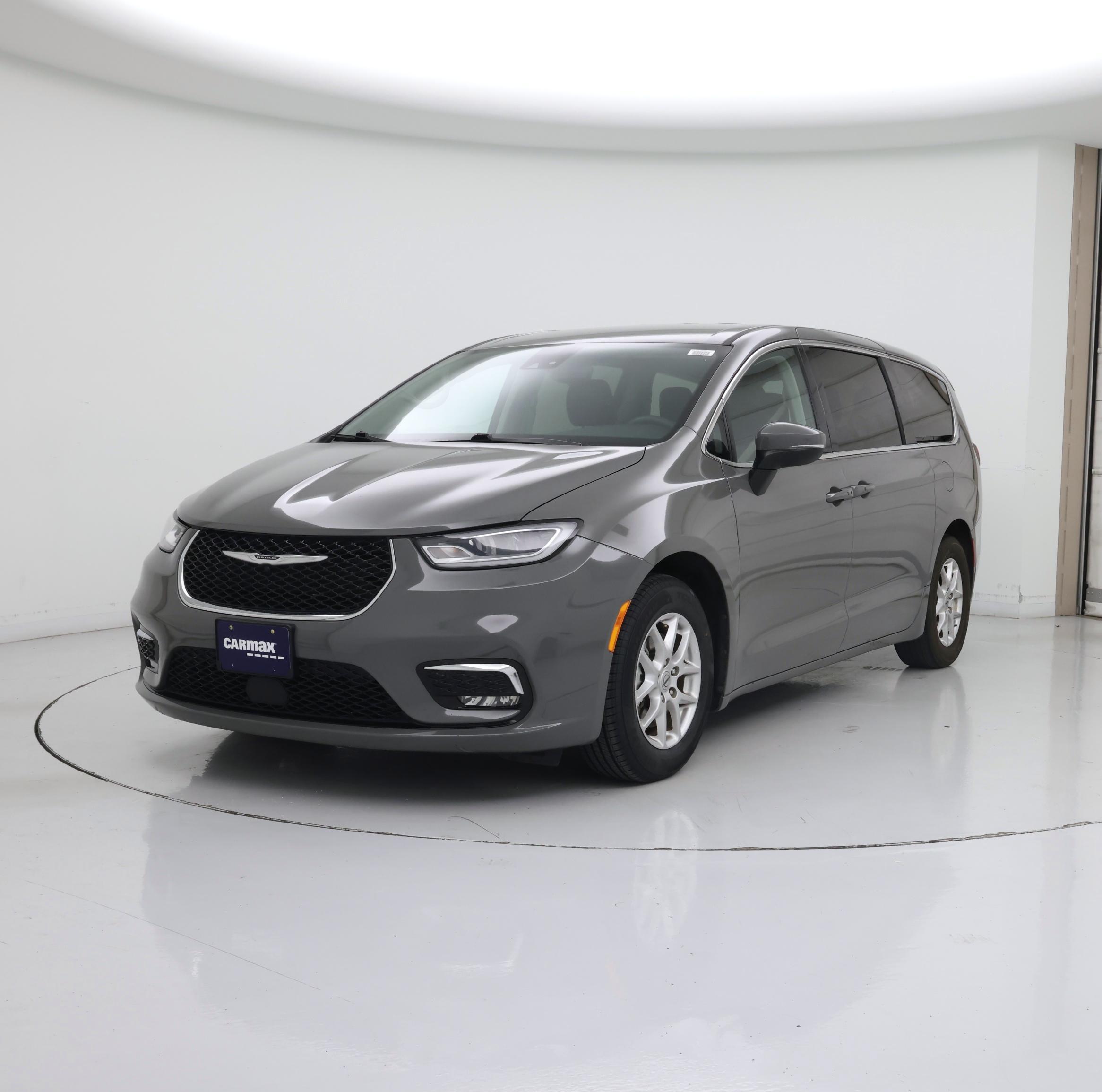 Thumbnail: 2023 Chrysler Pacifica - 4