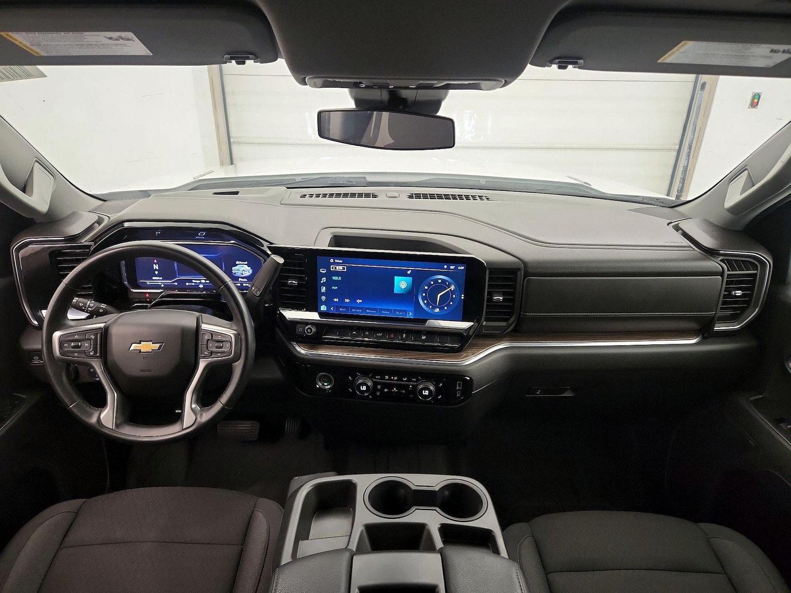 2023 Chevrolet Silverado 1500 LT - Photo 10