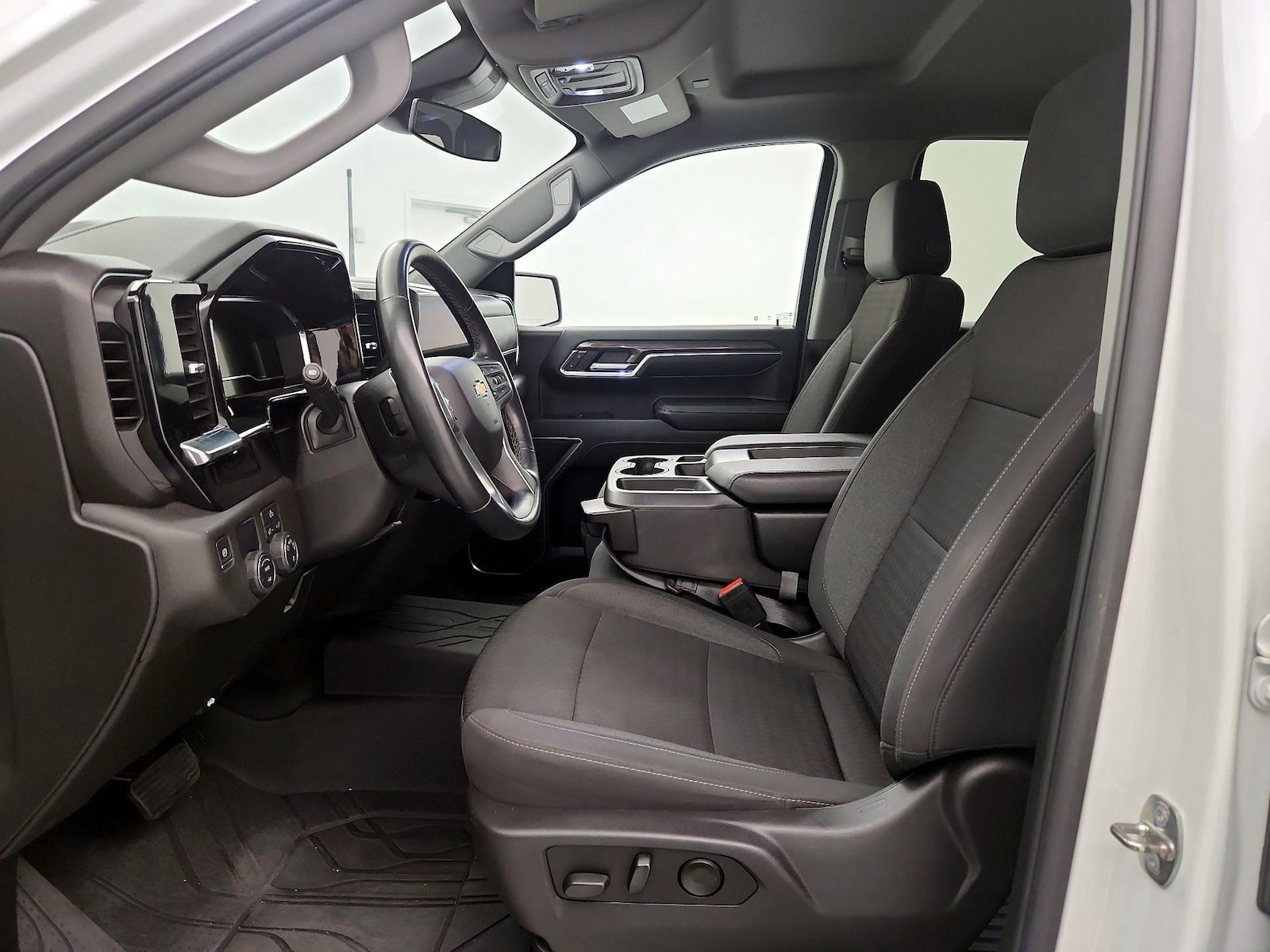 2023 Chevrolet Silverado 1500 LT - Photo 12