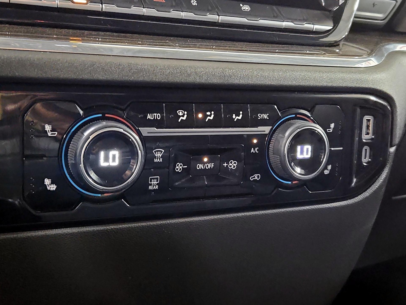 2023 Chevrolet Silverado 1500 LT - Photo 18