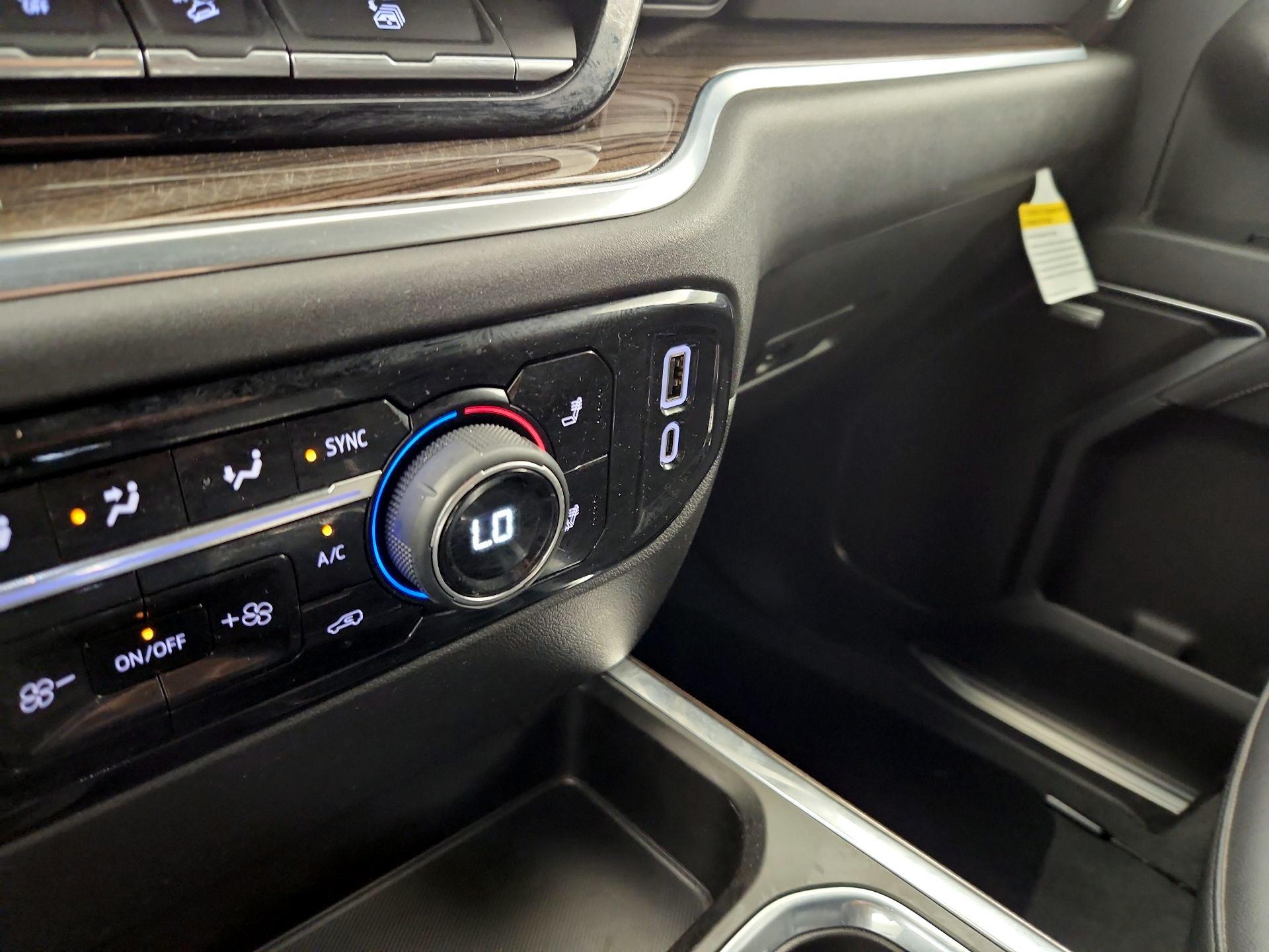 Thumbnail: 2024 Chevrolet Silverado 1500 - 18