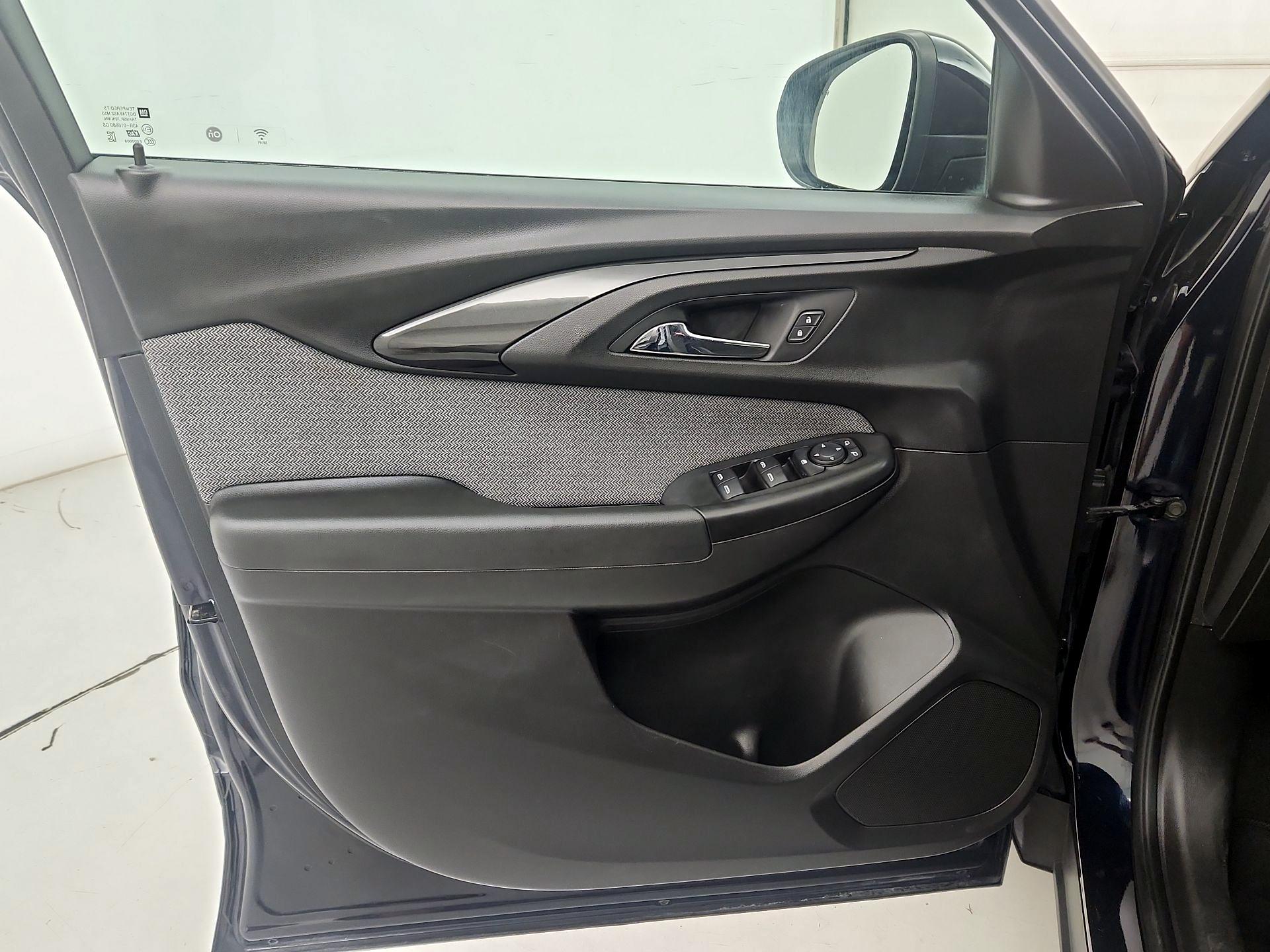 Thumbnail: 2021 Chevrolet TrailBlazer - 12