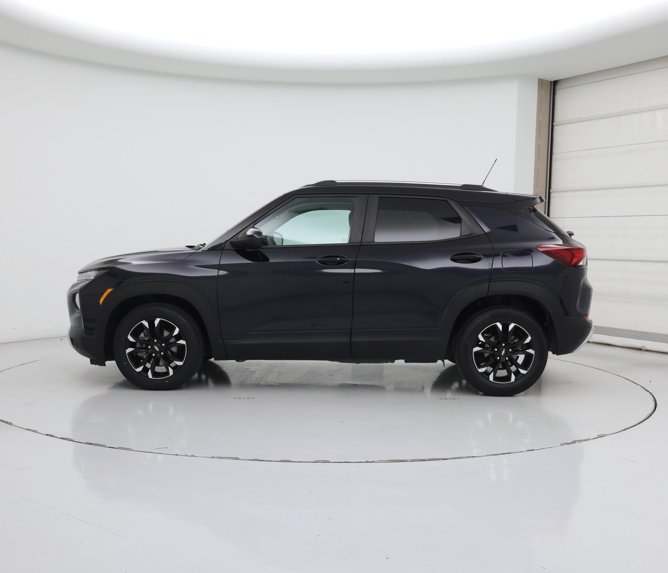 Thumbnail: 2021 Chevrolet TrailBlazer - 3
