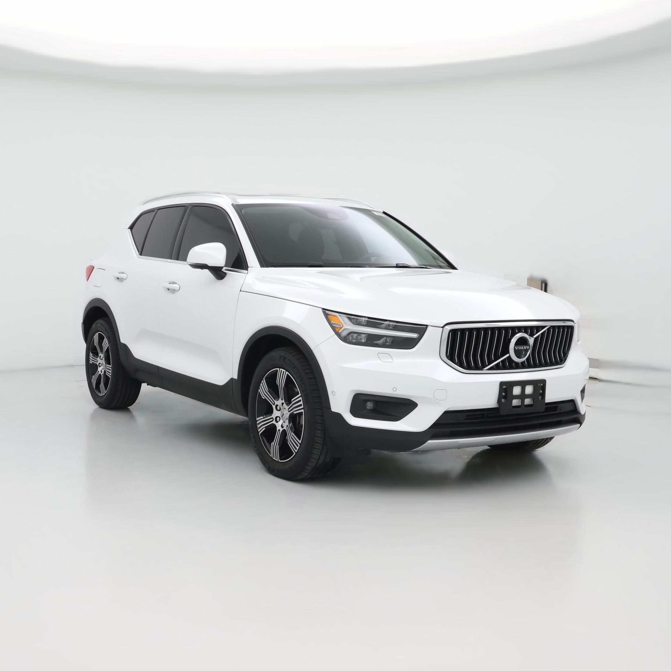 Thumbnail: 2022 Volvo XC40 - 1