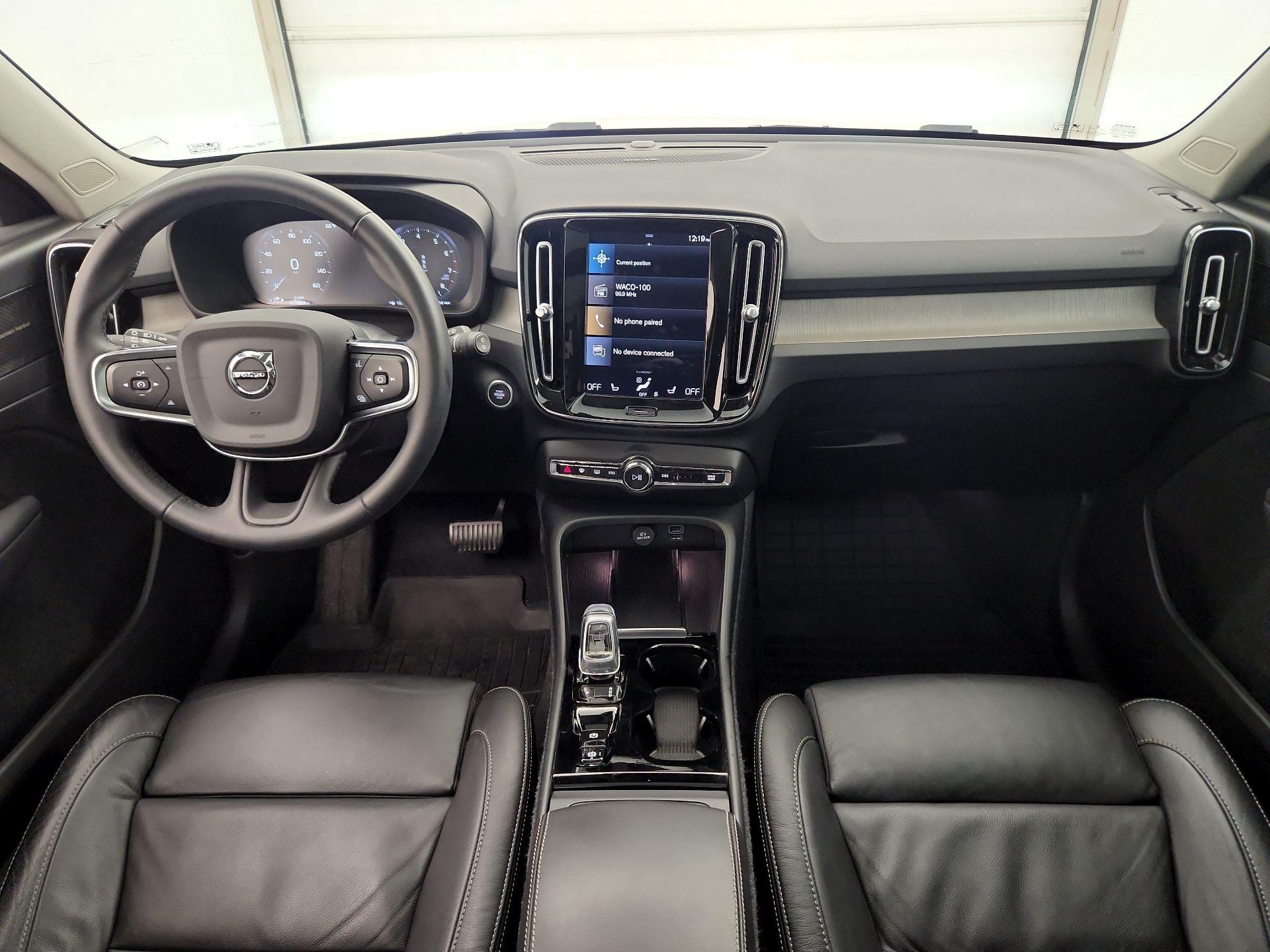 Thumbnail: 2022 Volvo XC40 - 9