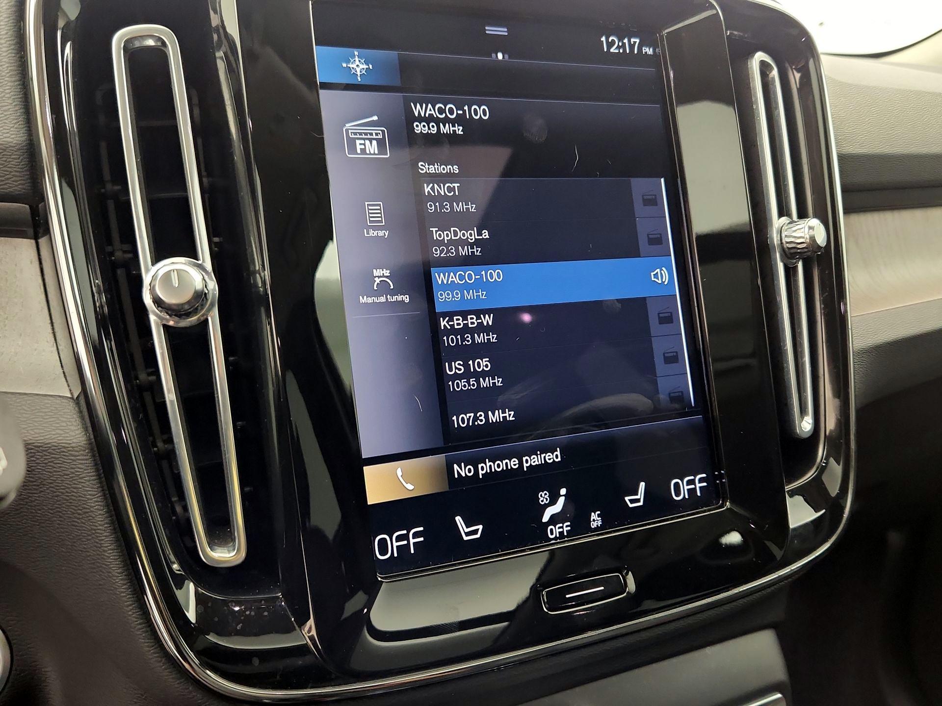 Thumbnail: 2022 Volvo XC40 - 15