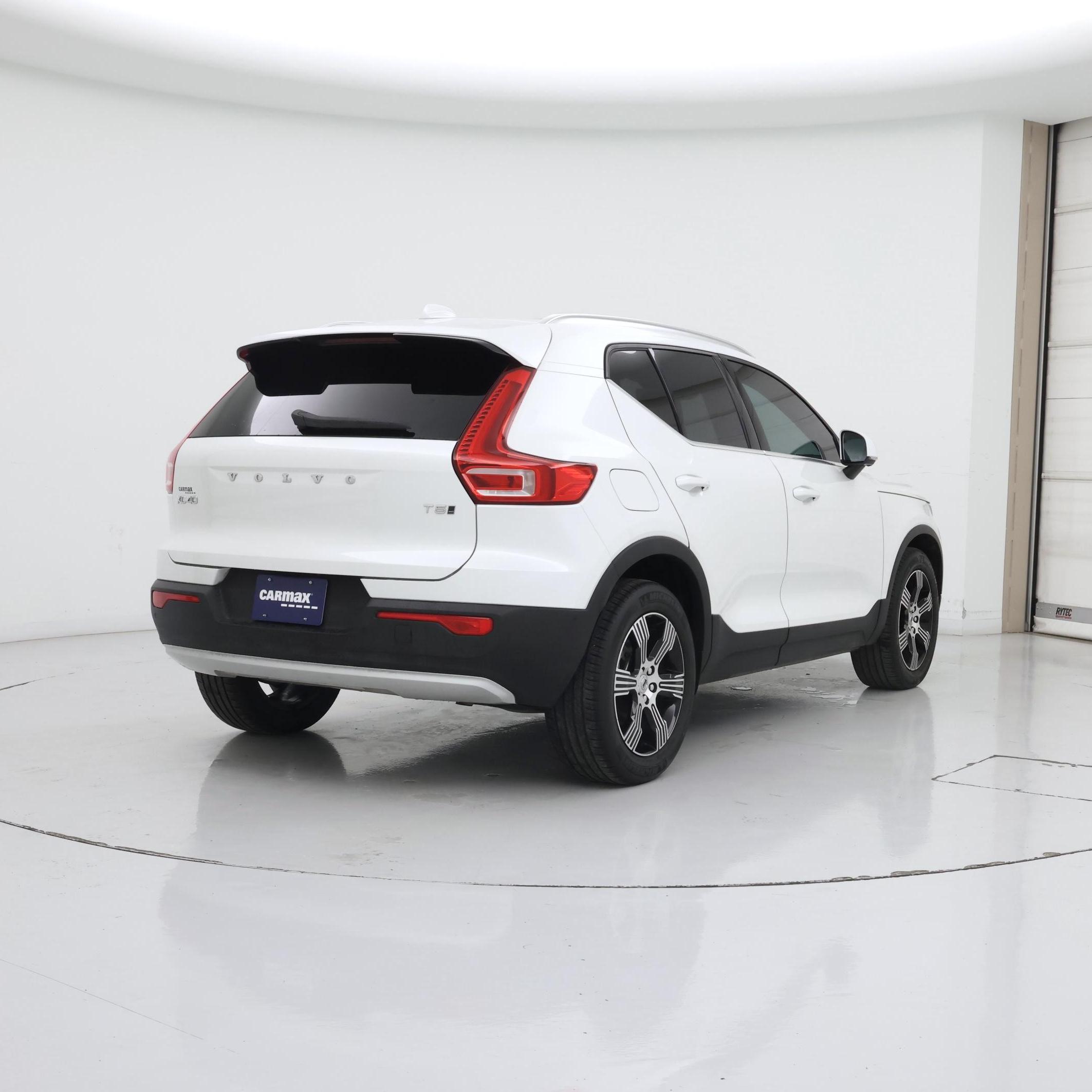 Thumbnail: 2022 Volvo XC40 - 8
