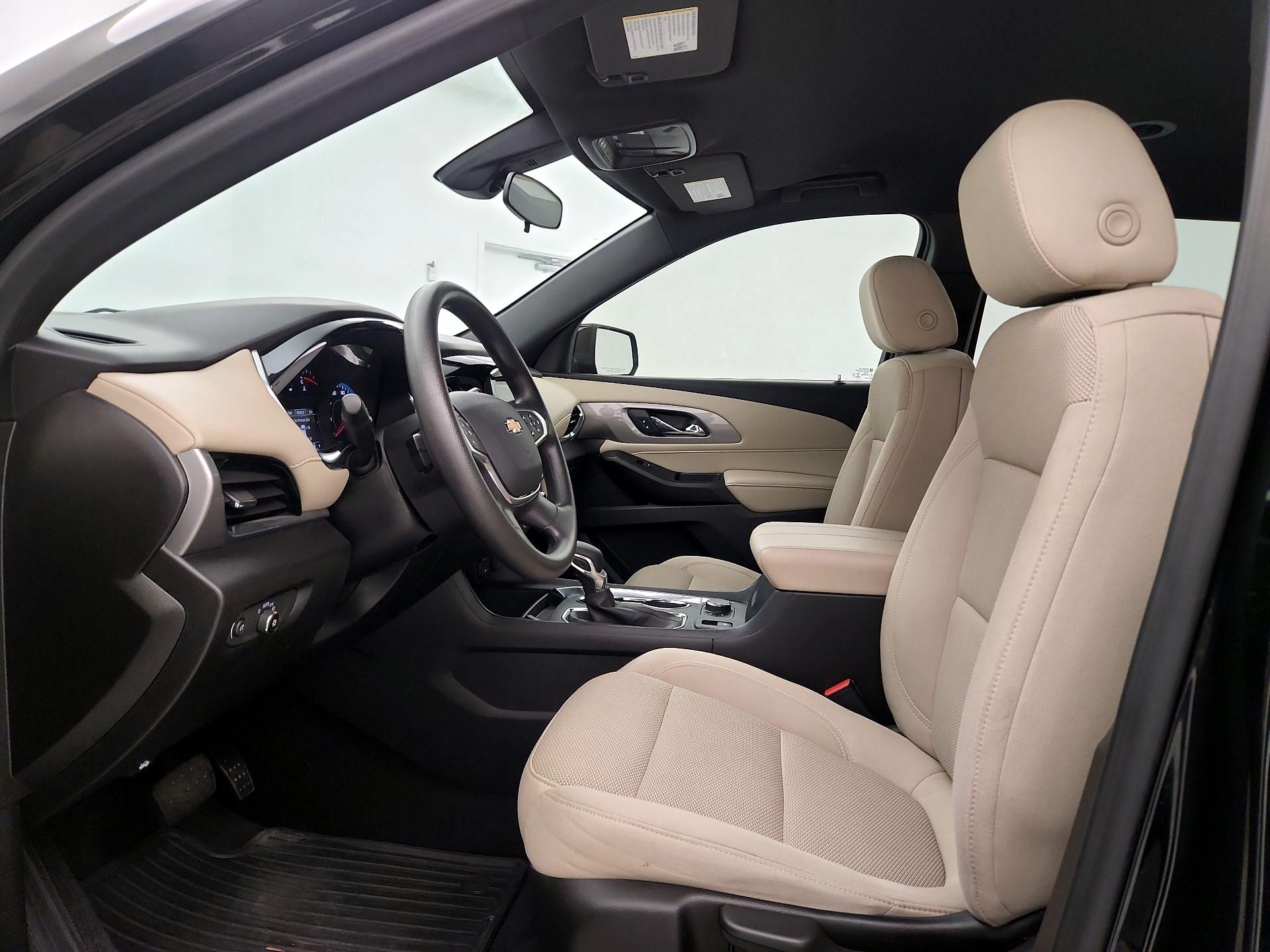 Thumbnail: 2023 Chevrolet Traverse - 11