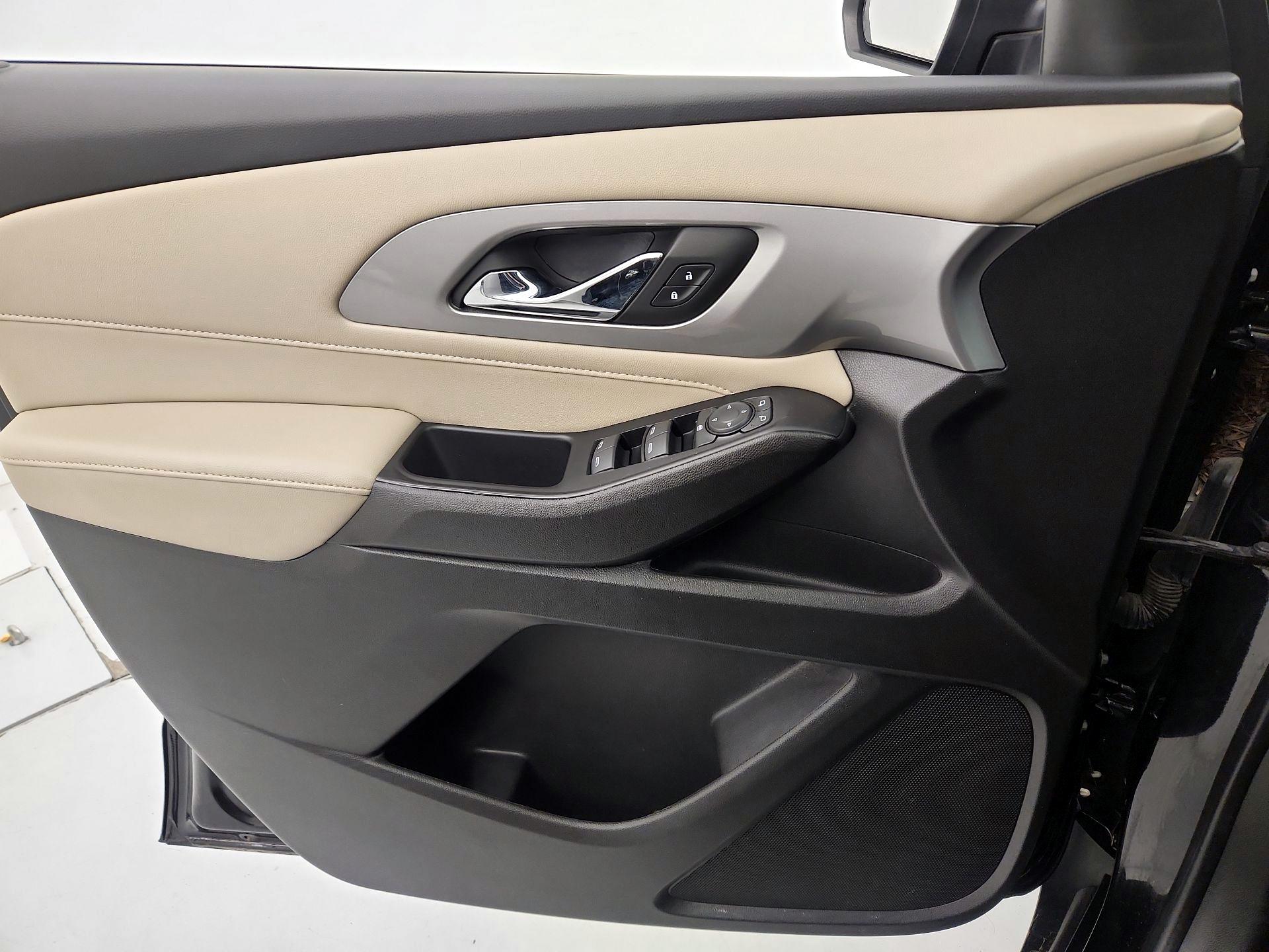 Thumbnail: 2023 Chevrolet Traverse - 12