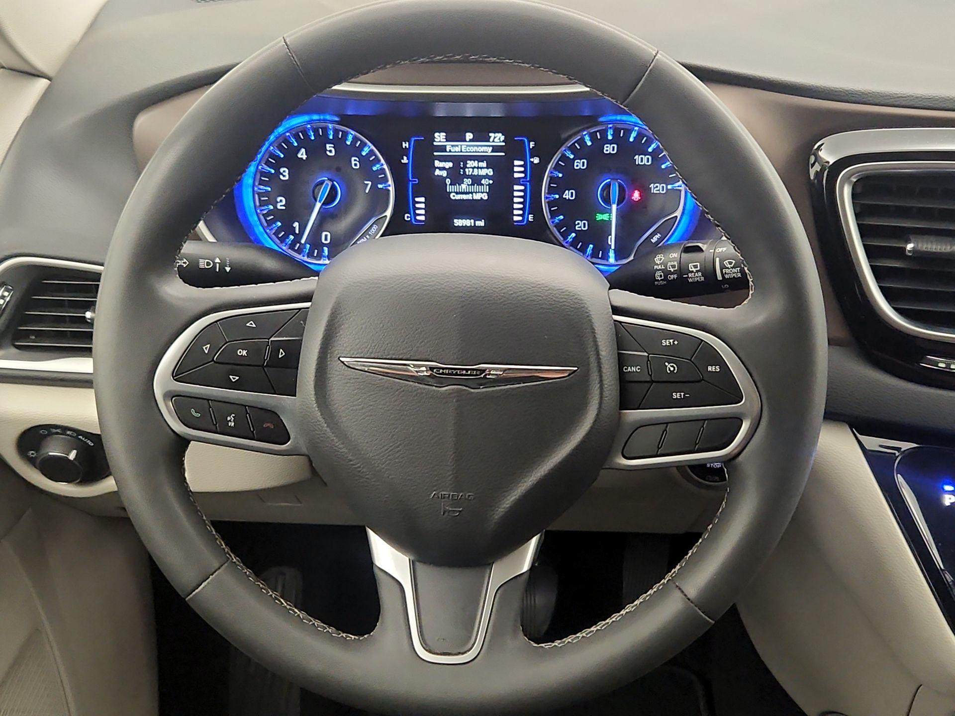 Thumbnail: 2023 Chrysler Voyager - 10