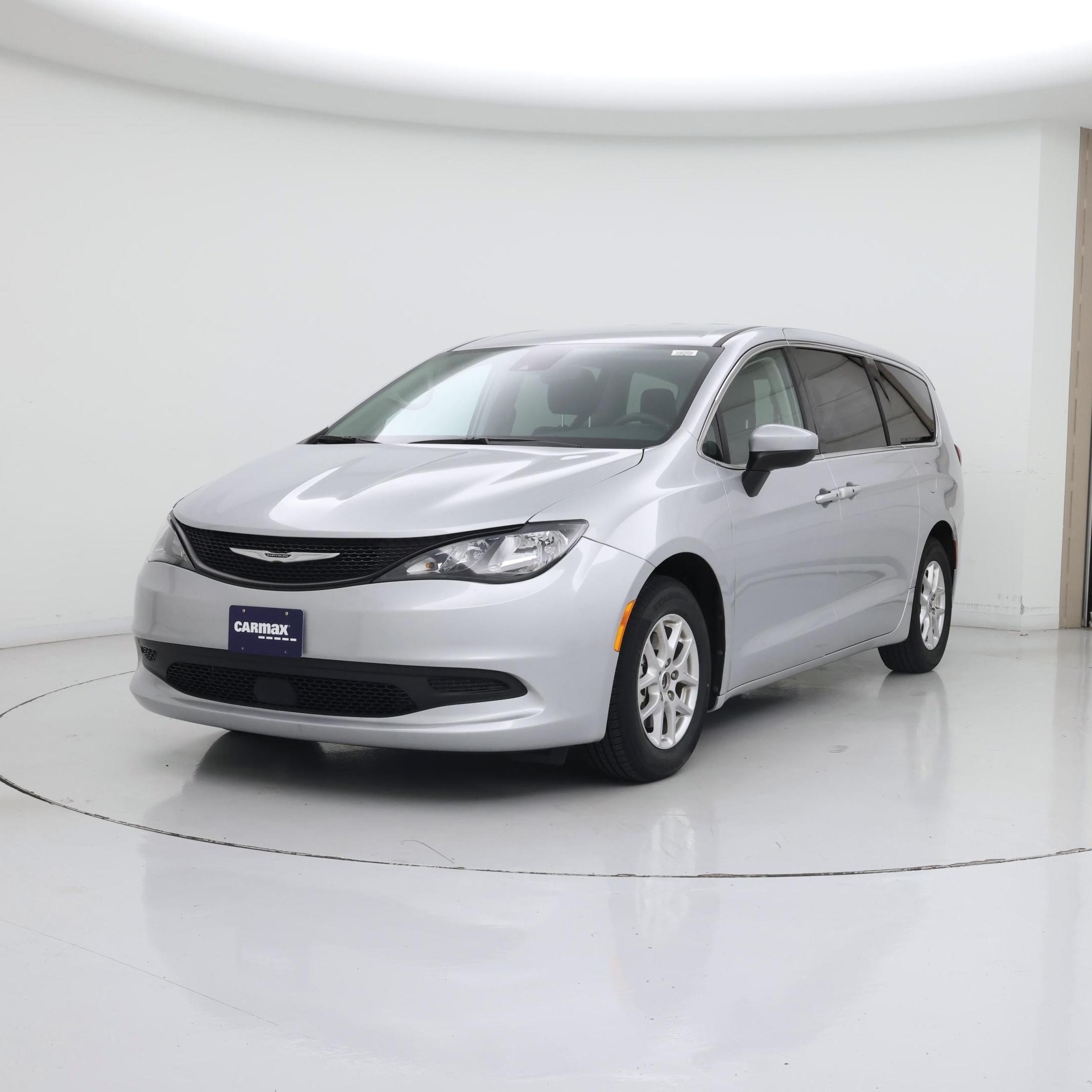 Thumbnail: 2023 Chrysler Voyager - 4
