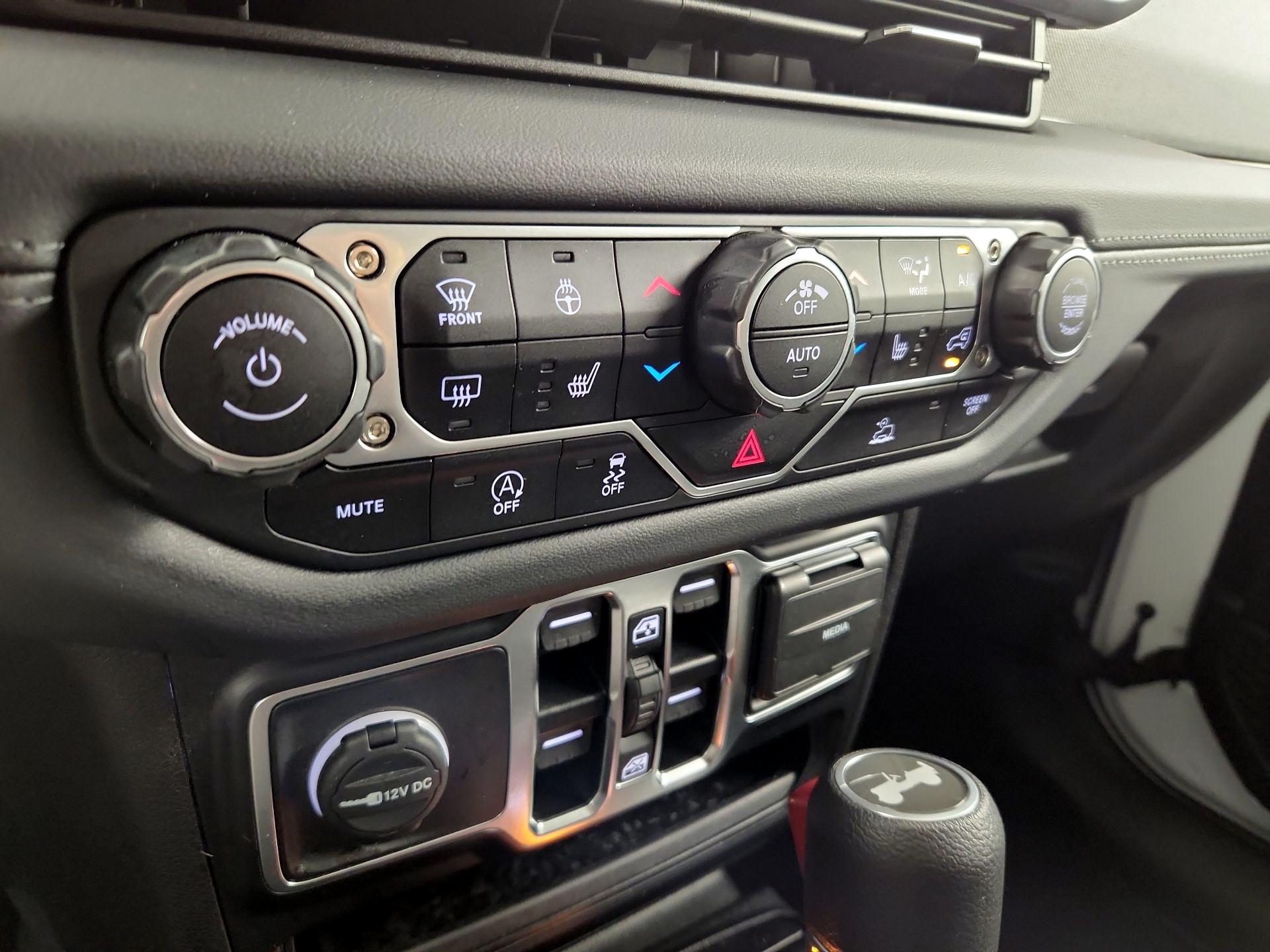 Thumbnail: 2025 Jeep Wrangler - 16