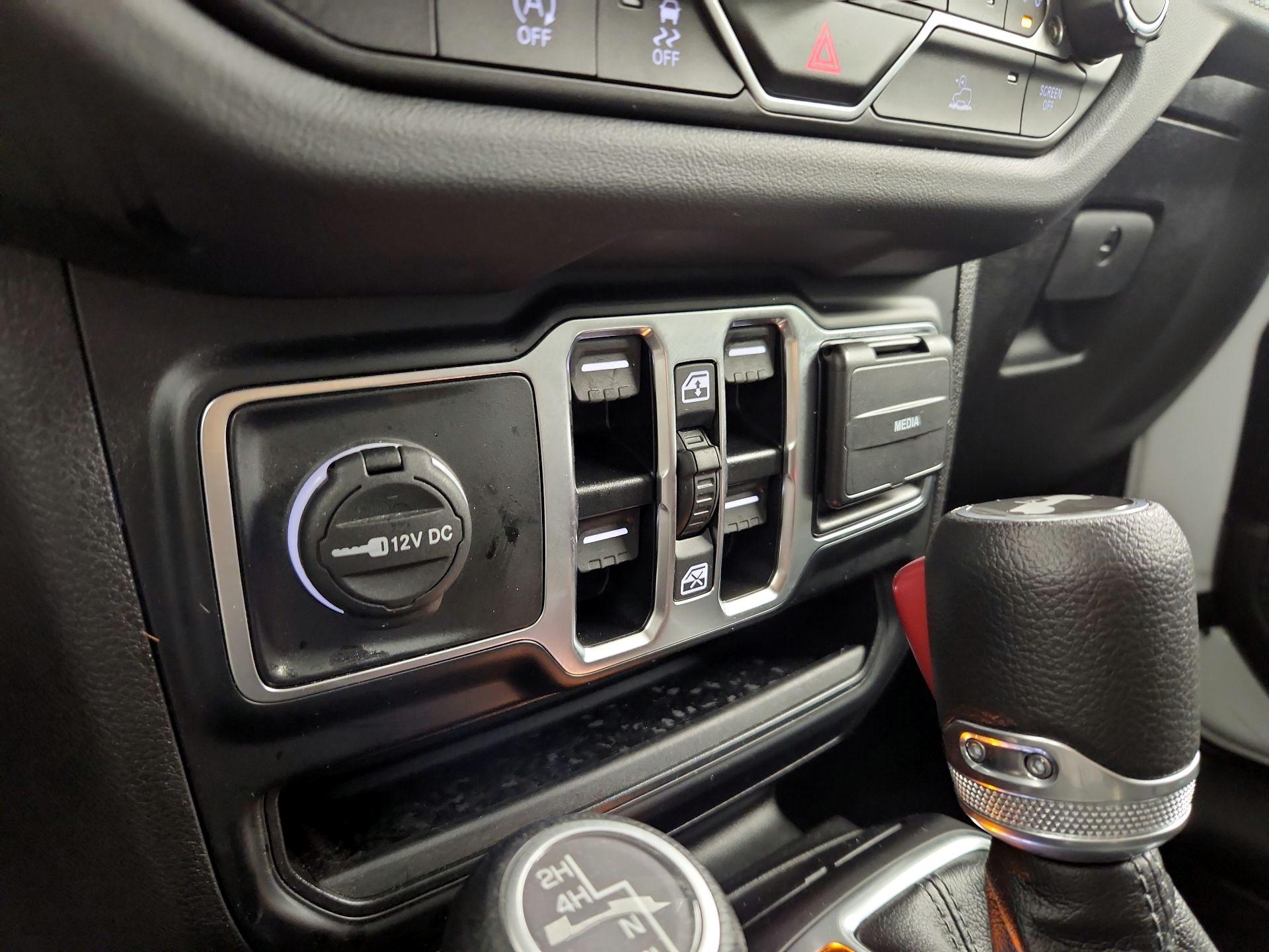 Thumbnail: 2025 Jeep Wrangler - 18