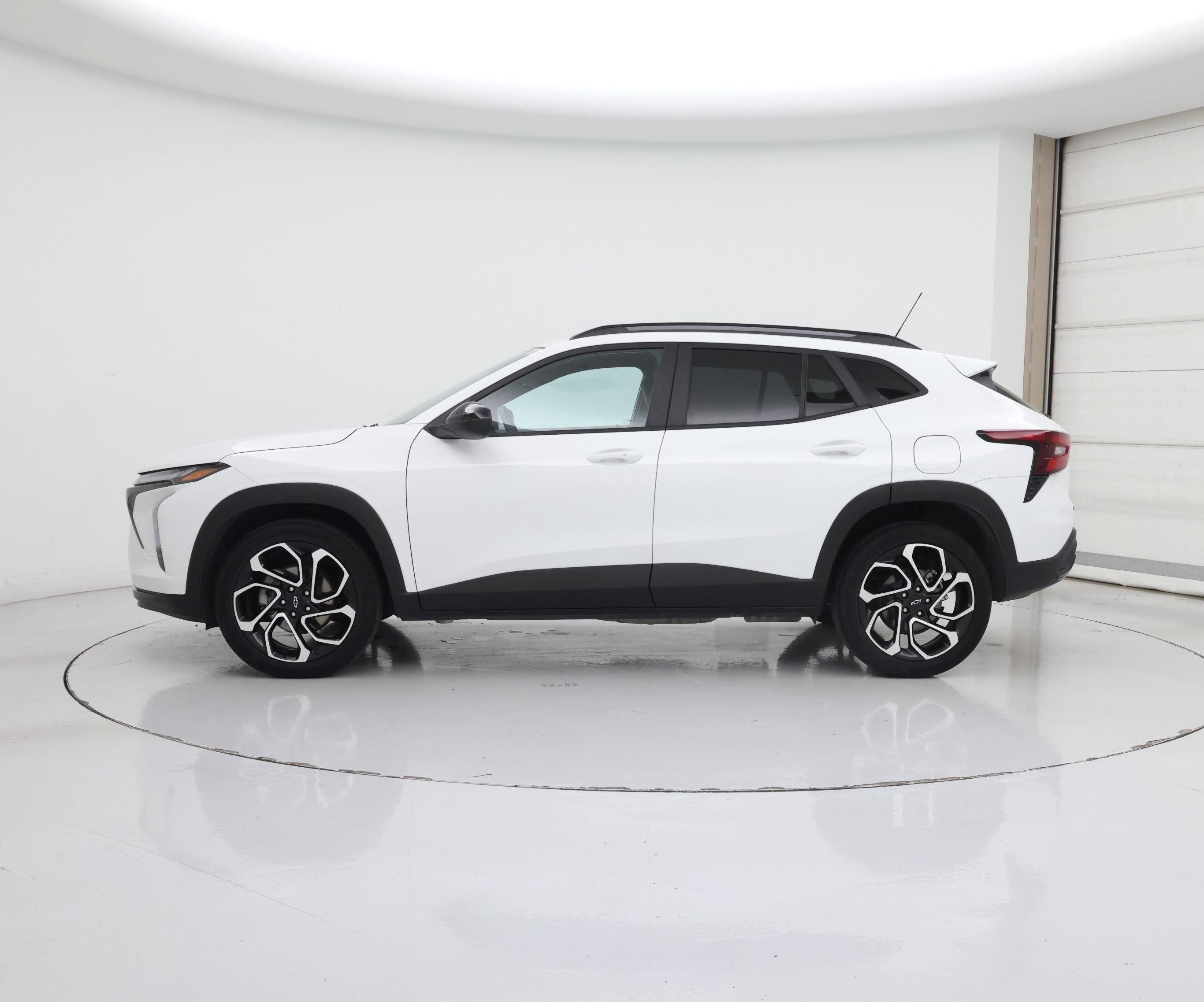 Thumbnail: 2024 Chevrolet Trax - 3