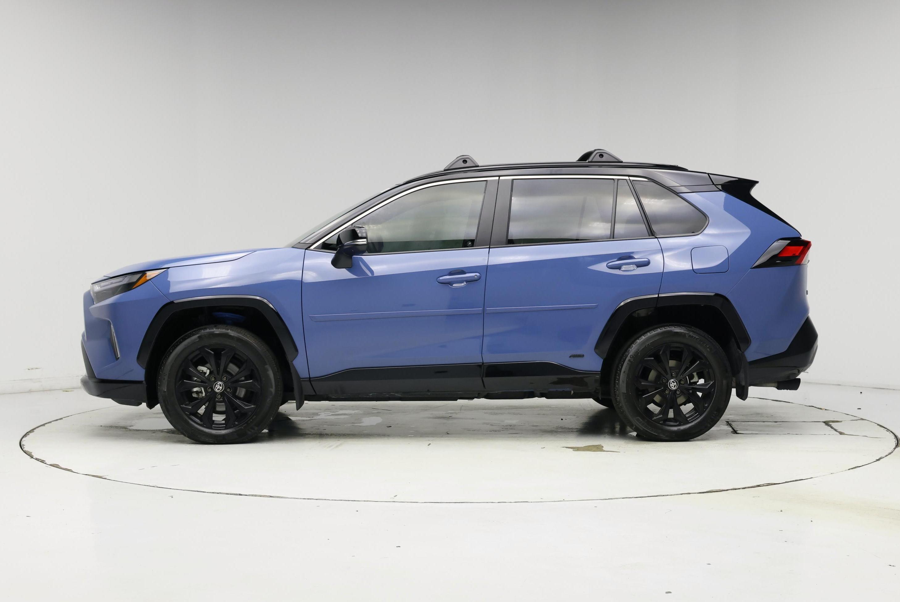 Thumbnail: 2025 Toyota RAV4 - 3