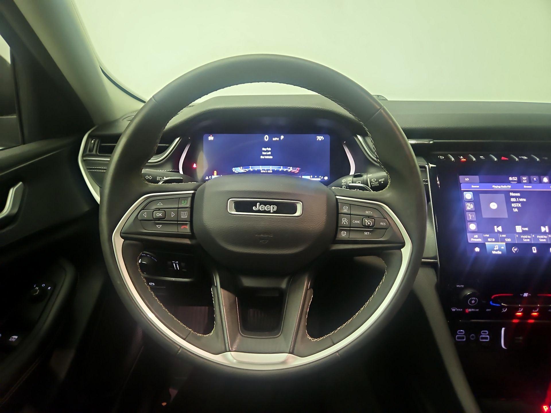 Thumbnail: 2023 Jeep Grand Cherokee - 10
