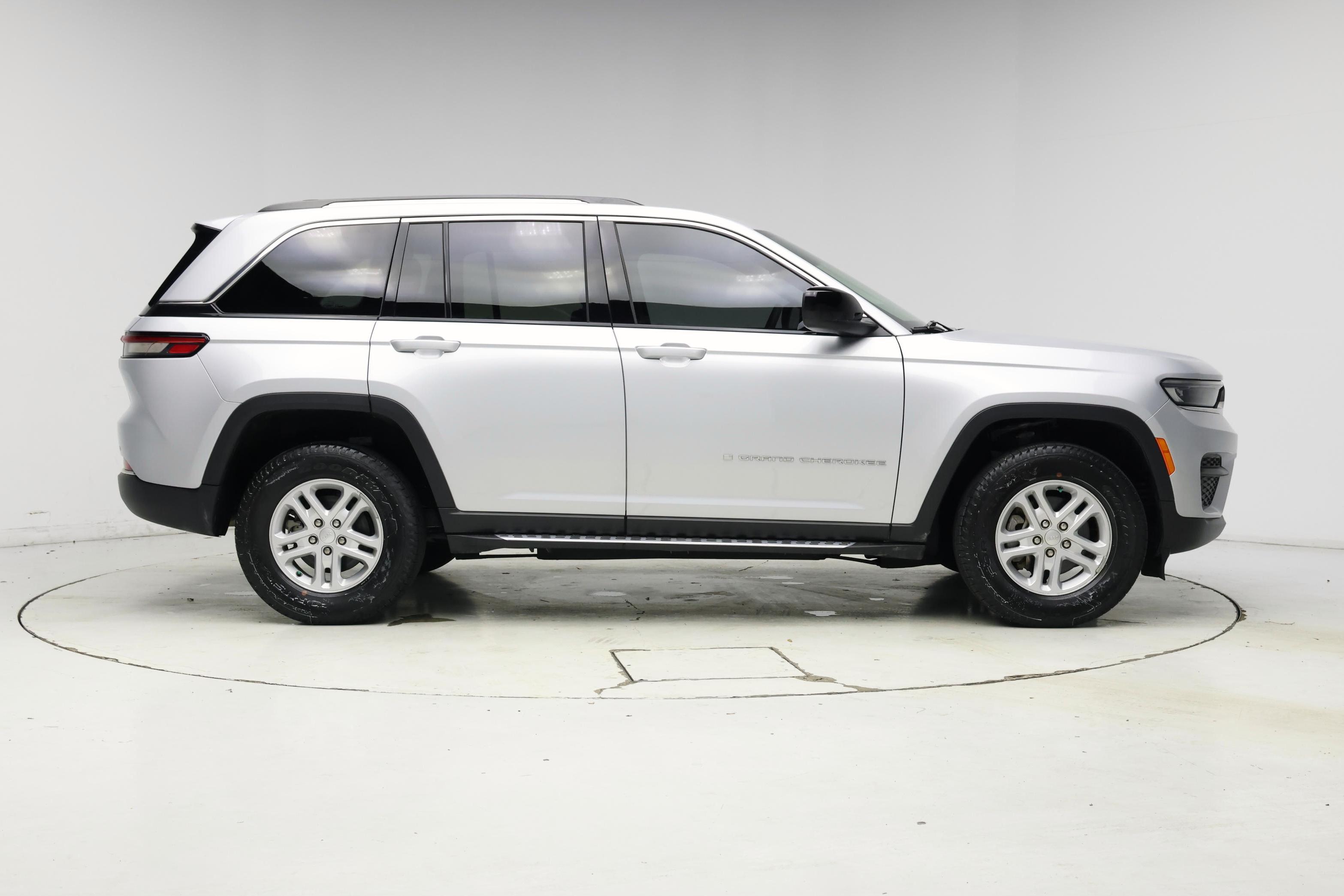 Thumbnail: 2023 Jeep Grand Cherokee - 7