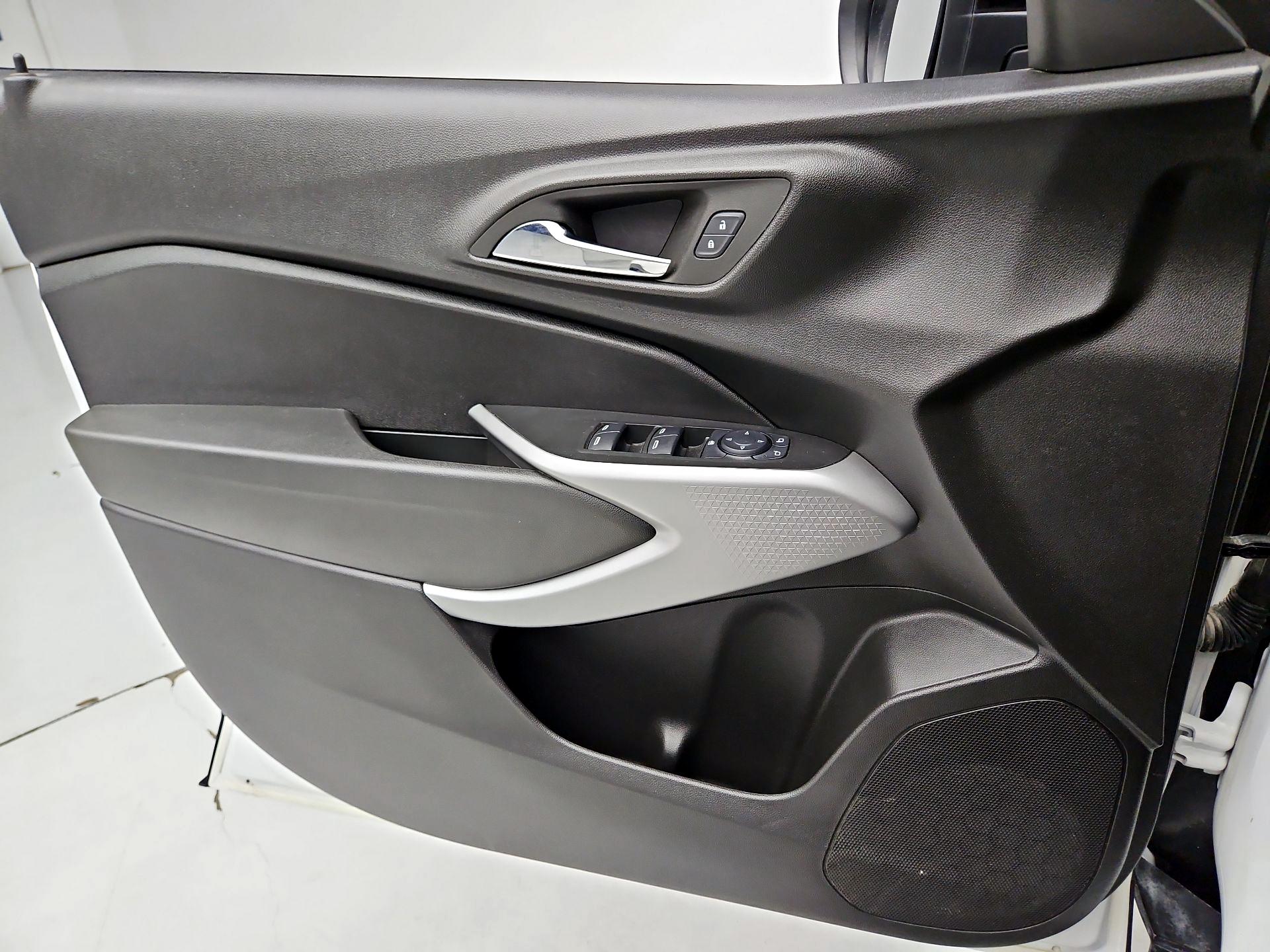 Thumbnail: 2024 Chevrolet Trax - 12