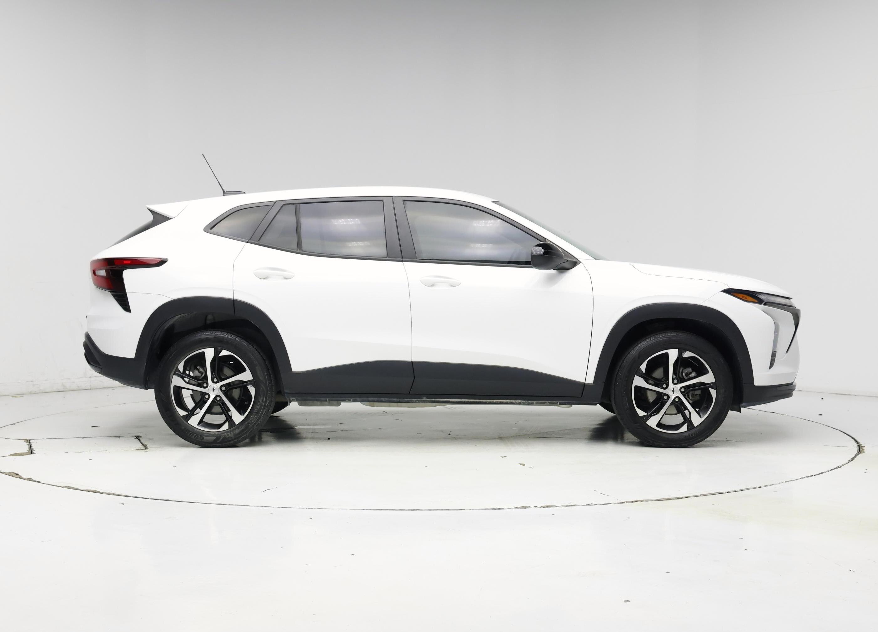 Thumbnail: 2024 Chevrolet Trax - 7