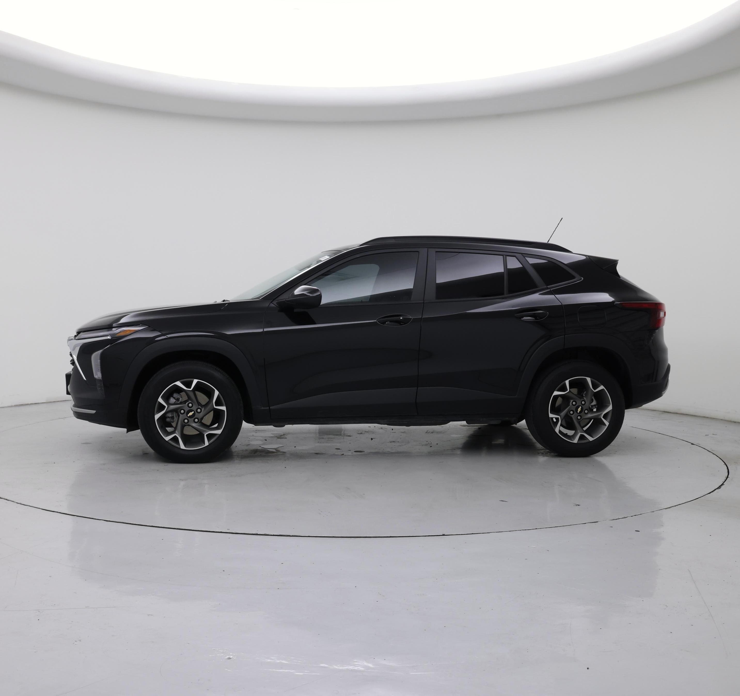 Thumbnail: 2024 Chevrolet Trax - 3