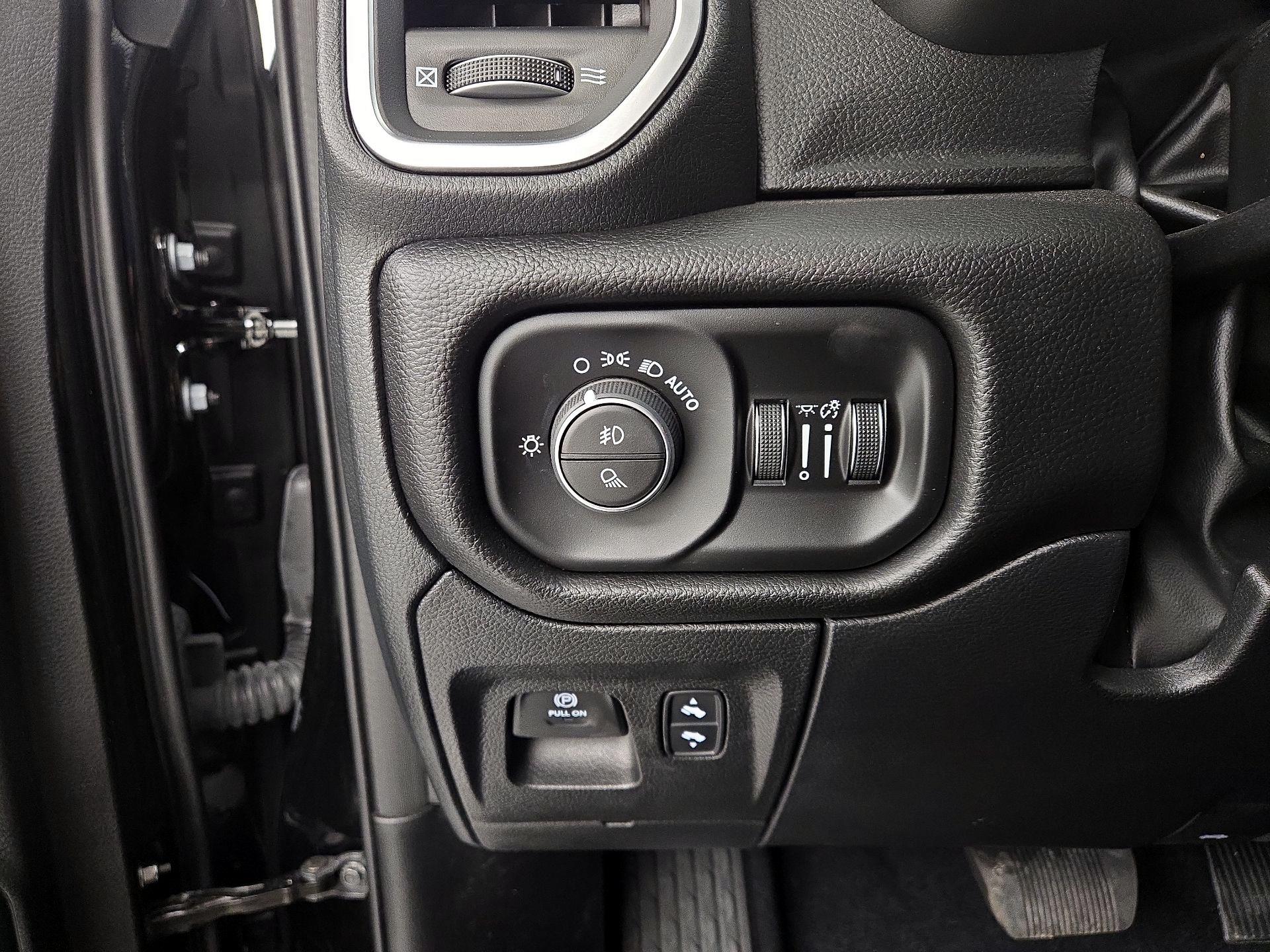 Thumbnail: 2025 RAM 1500 - 13