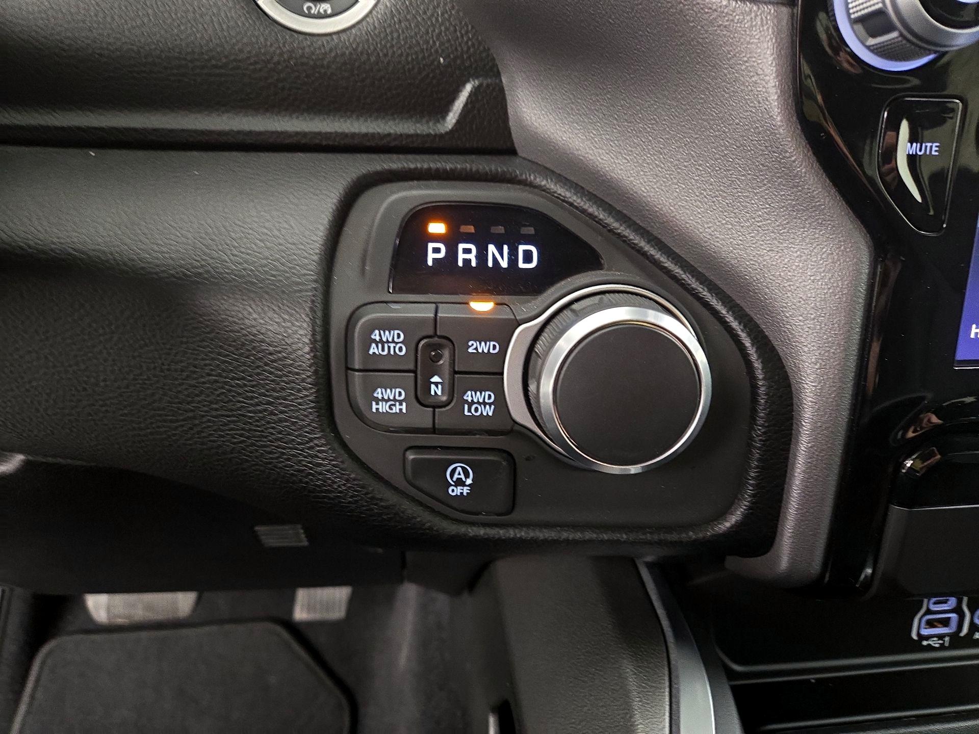 Thumbnail: 2025 RAM 1500 - 18