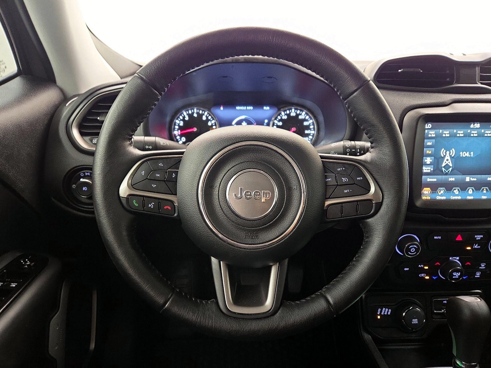 Thumbnail: 2022 Jeep Renegade - 10