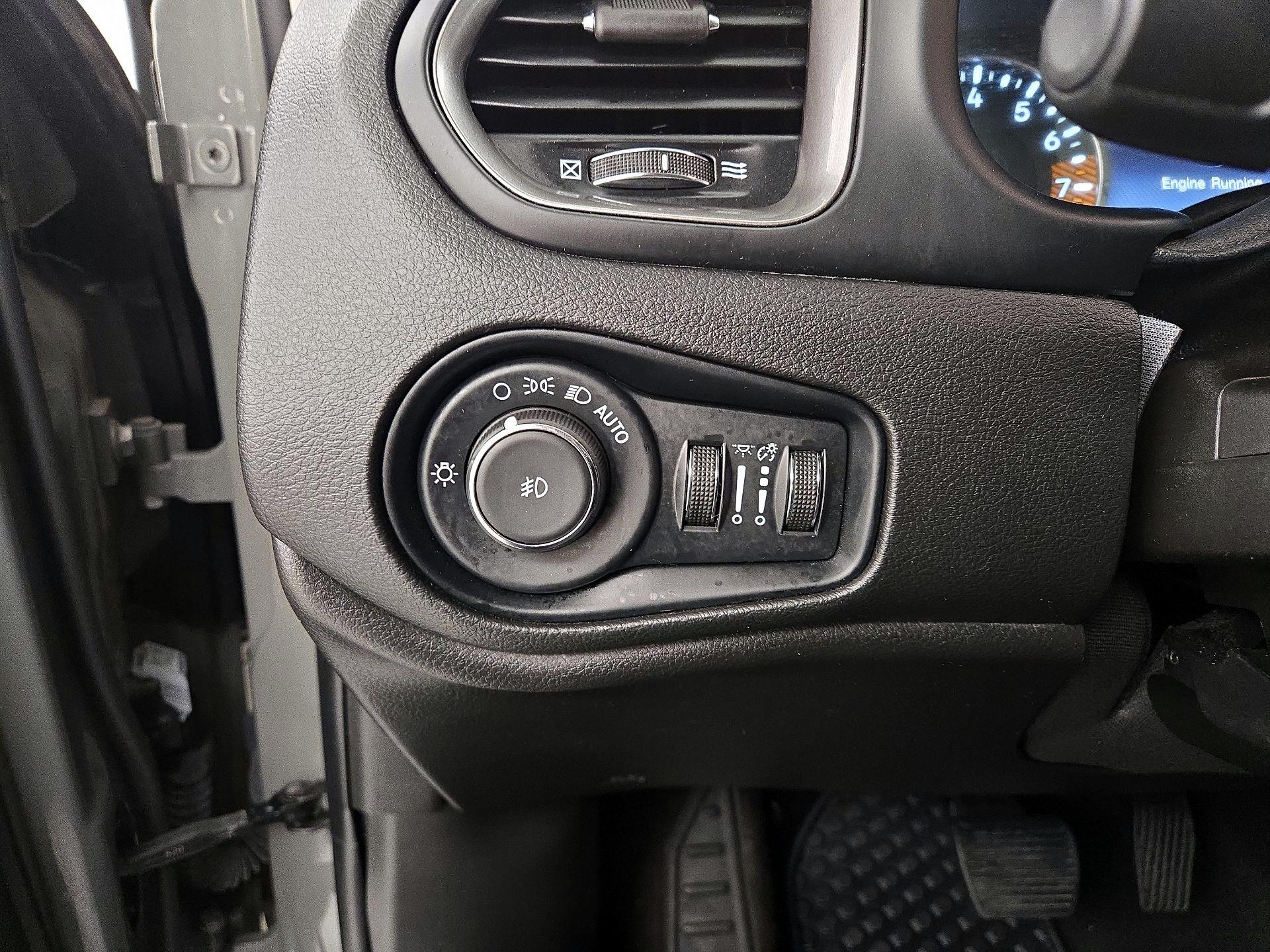 Thumbnail: 2022 Jeep Renegade - 13