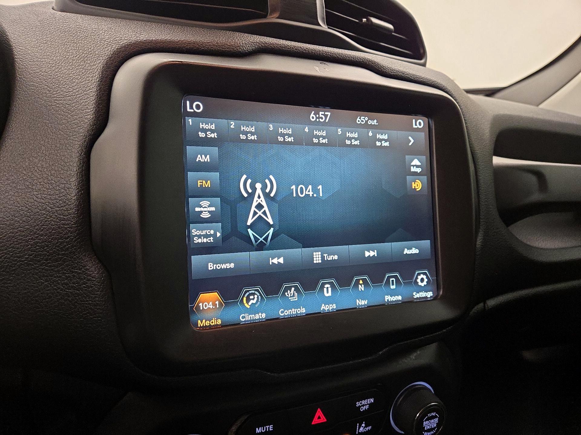 Thumbnail: 2022 Jeep Renegade - 16