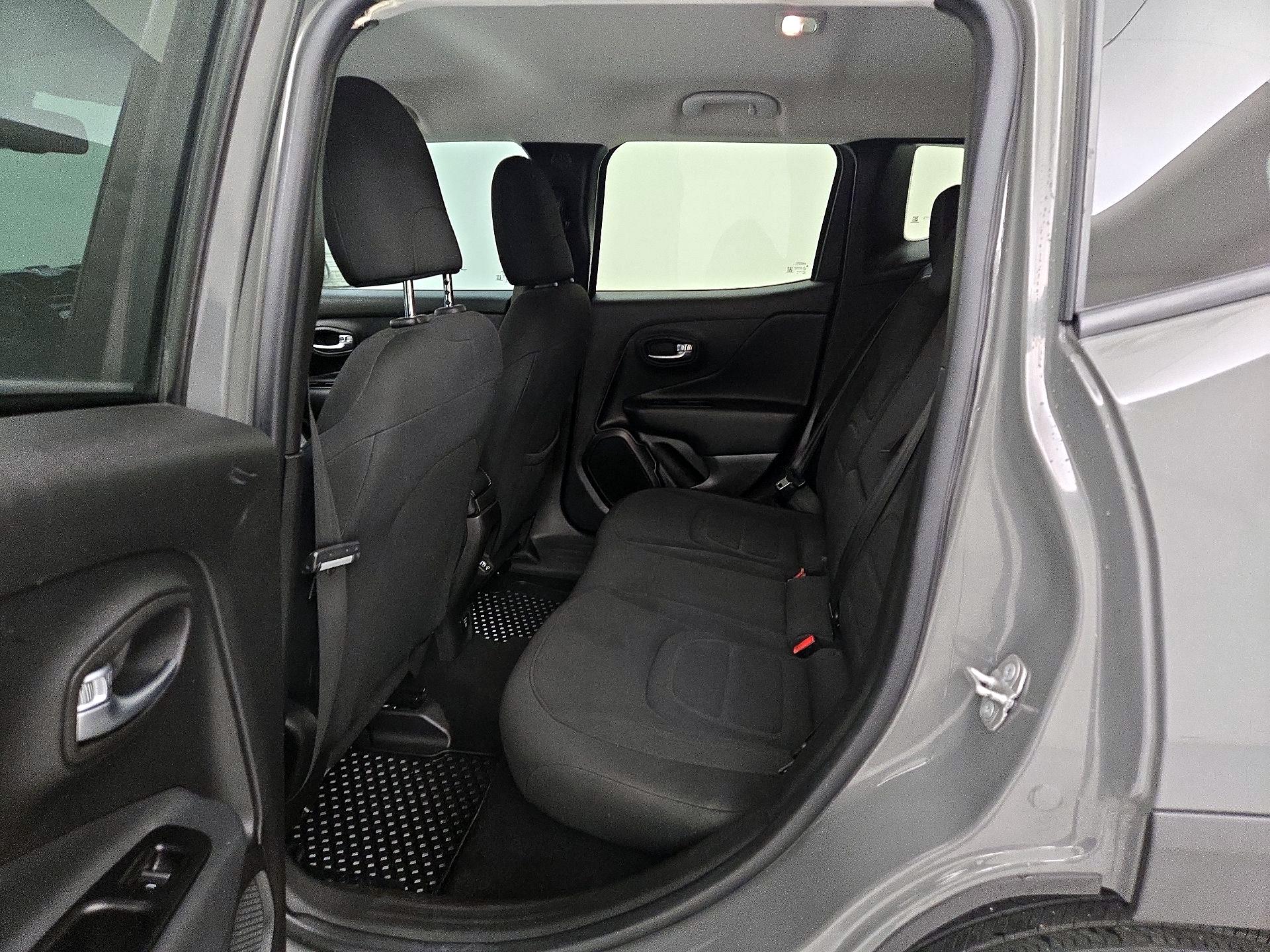 Thumbnail: 2022 Jeep Renegade - 20