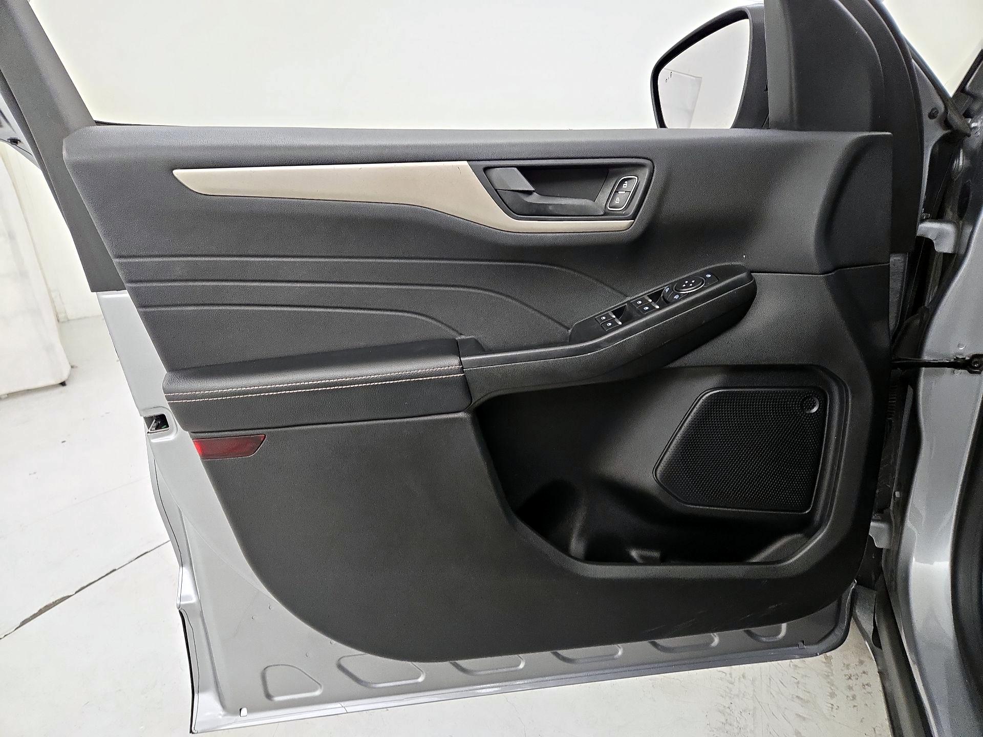 Thumbnail: 2022 Ford Escape - 12