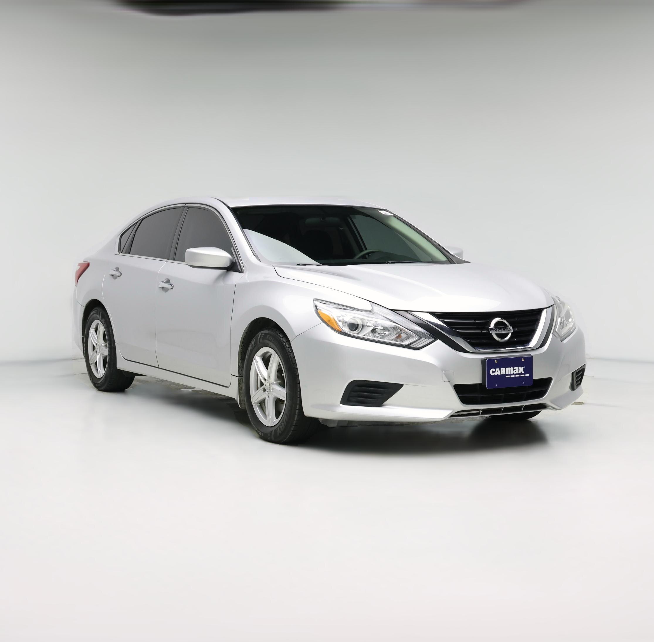 Thumbnail: 2017 Nissan Altima - 1