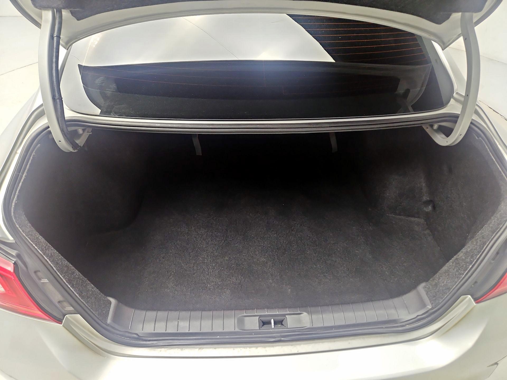Thumbnail: 2017 Nissan Altima - 20