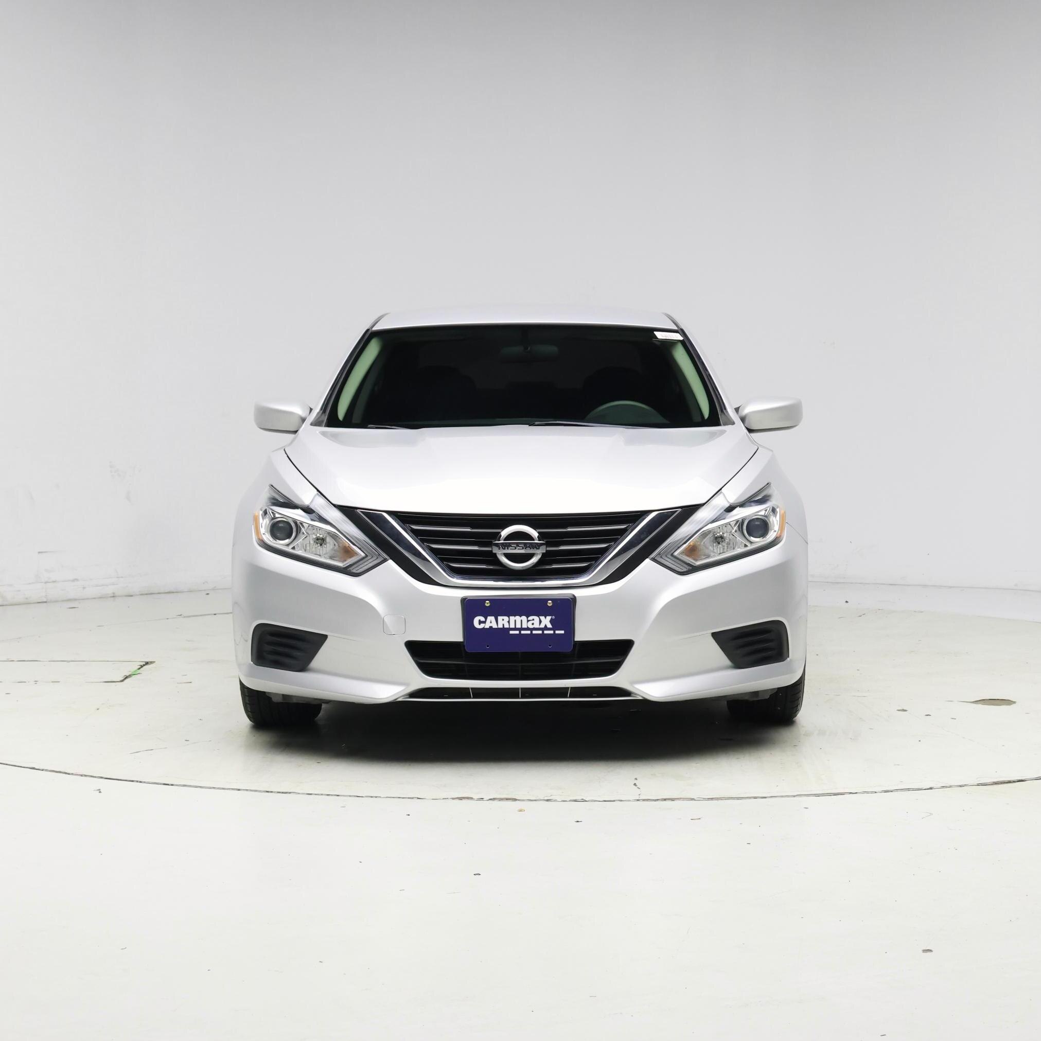 Thumbnail: 2017 Nissan Altima - 5