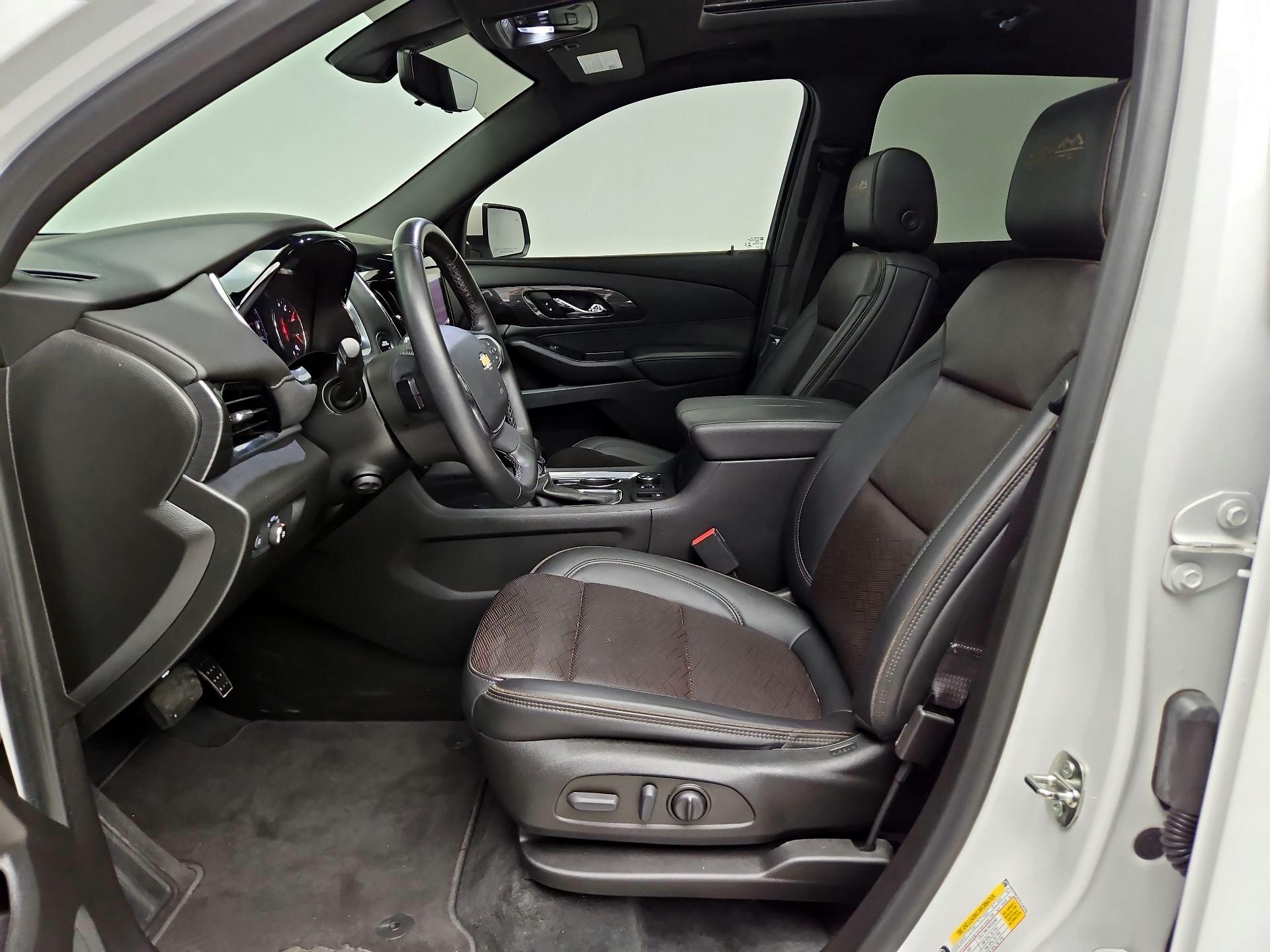 Thumbnail: 2023 Chevrolet Traverse - 11