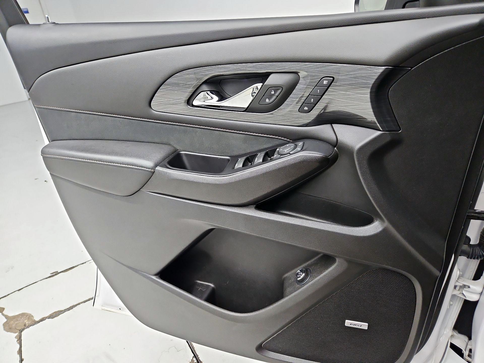 Thumbnail: 2023 Chevrolet Traverse - 12