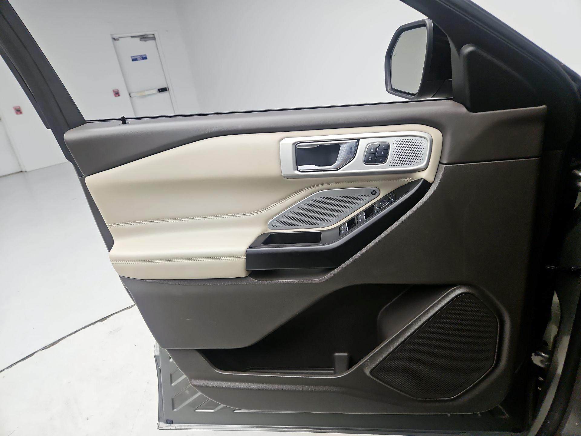 Thumbnail: 2020 Ford Explorer - 12