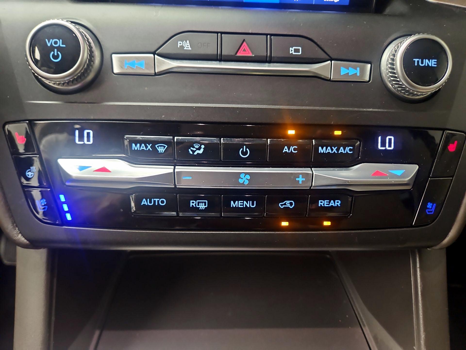 Thumbnail: 2020 Ford Explorer - 17