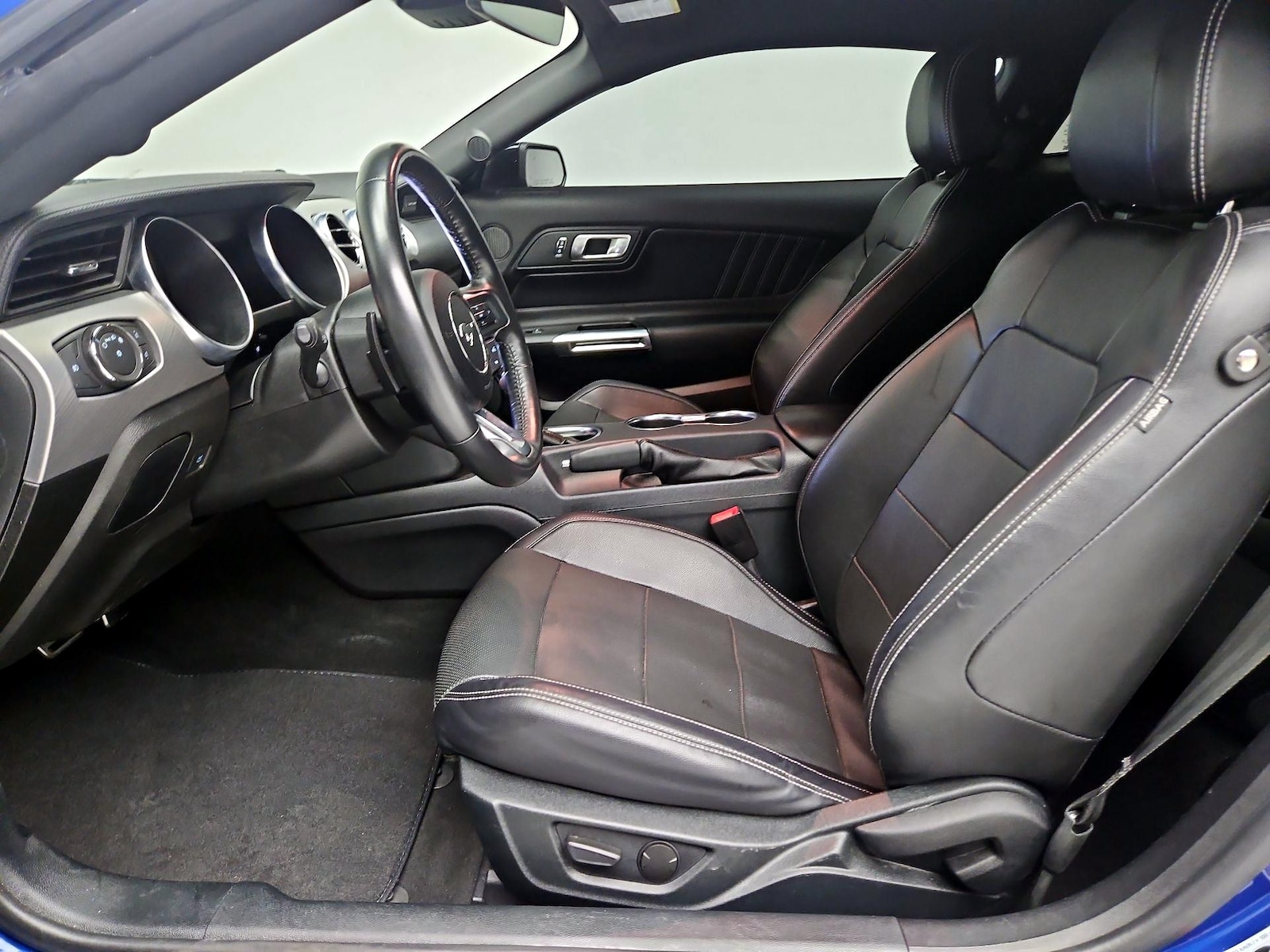 2022 Ford Mustang GT Premium - Photo 12