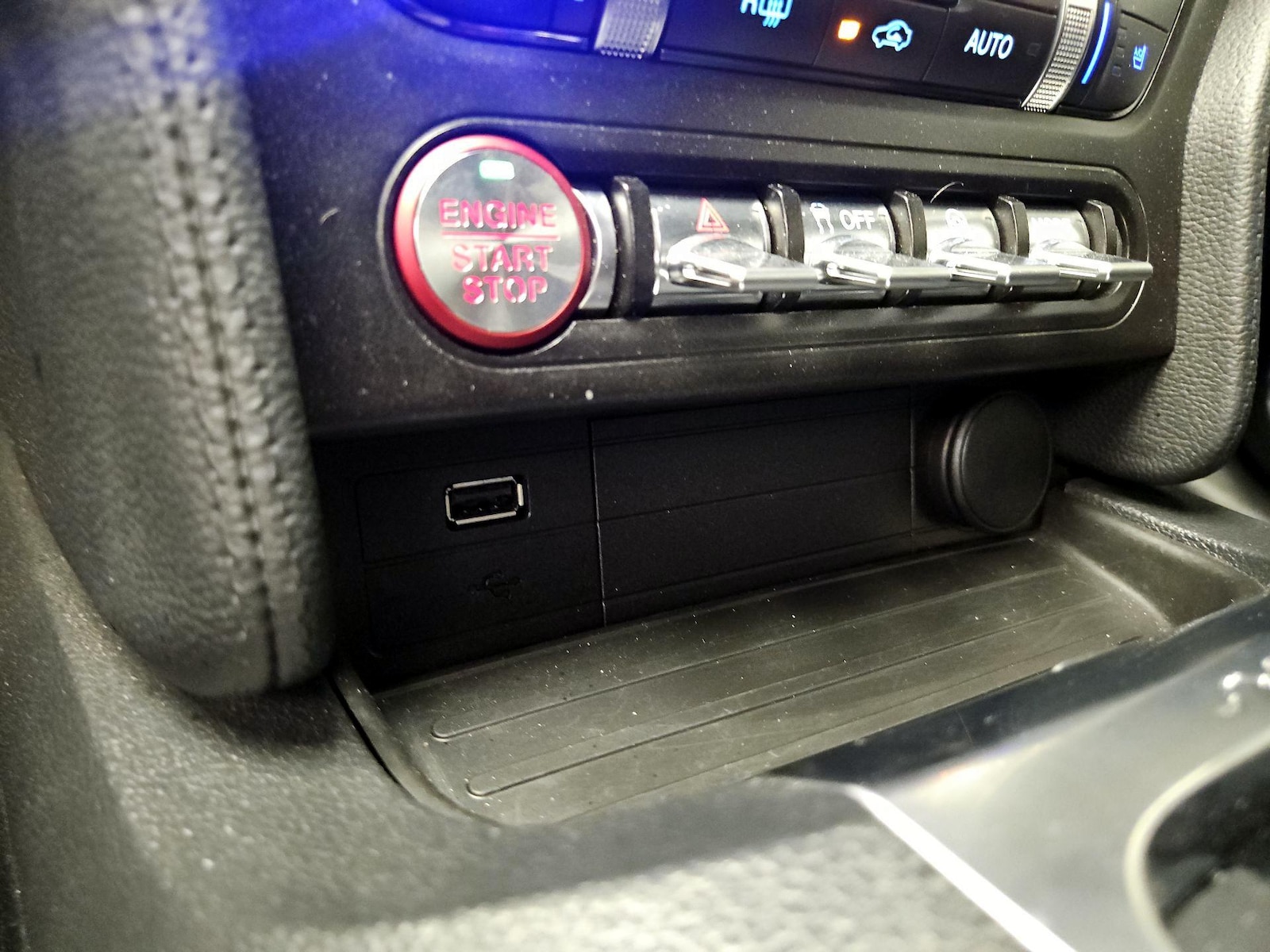 2022 Ford Mustang GT Premium - Photo 19