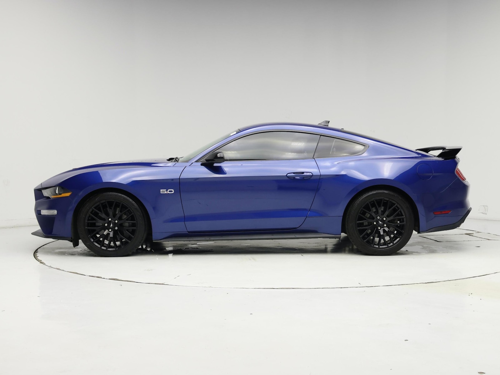 2022 Ford Mustang GT Premium - Photo 4