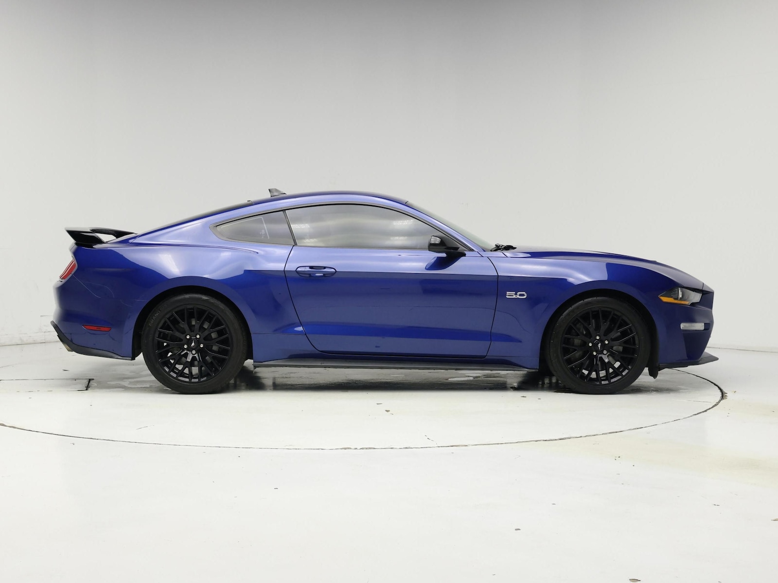2022 Ford Mustang GT Premium - Photo 8