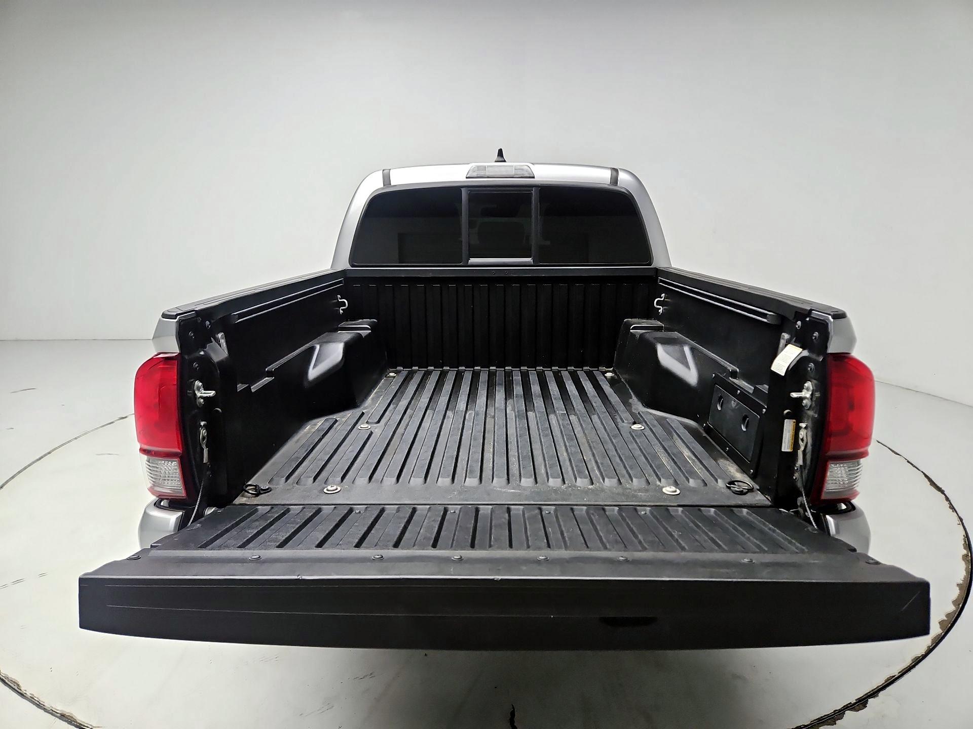 Thumbnail: 2021 Toyota Tacoma - 20