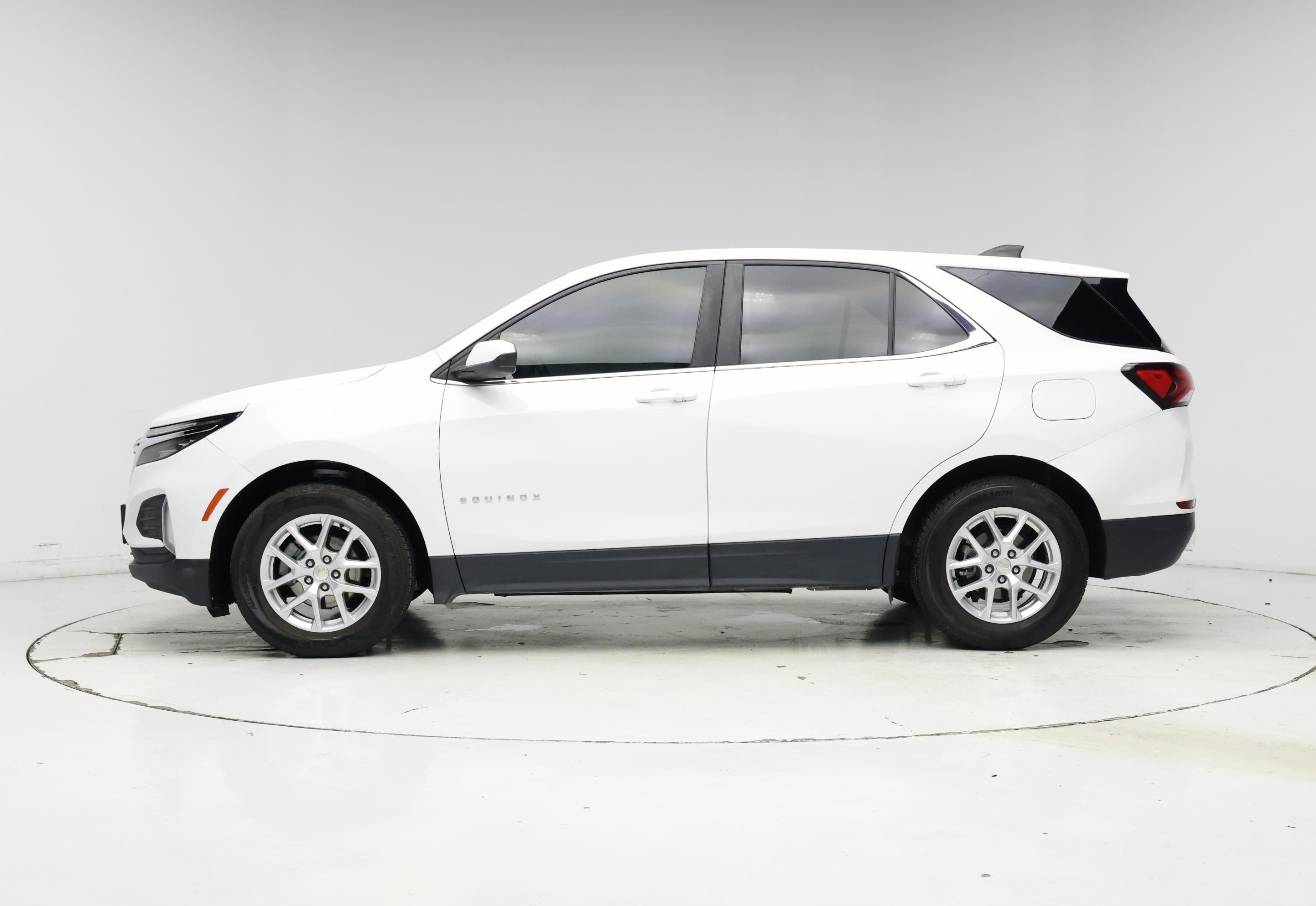 Thumbnail: 2023 Chevrolet Equinox - 3
