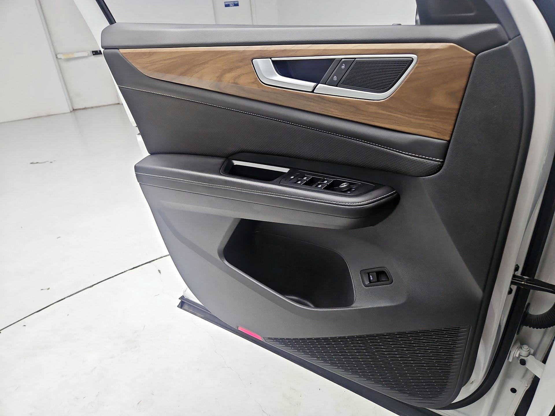 Thumbnail: 2024 Volkswagen Atlas - 12